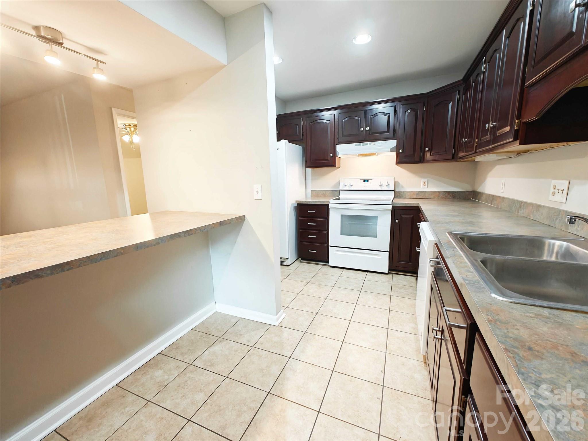 4948 Sardis Road #C — Charlotte