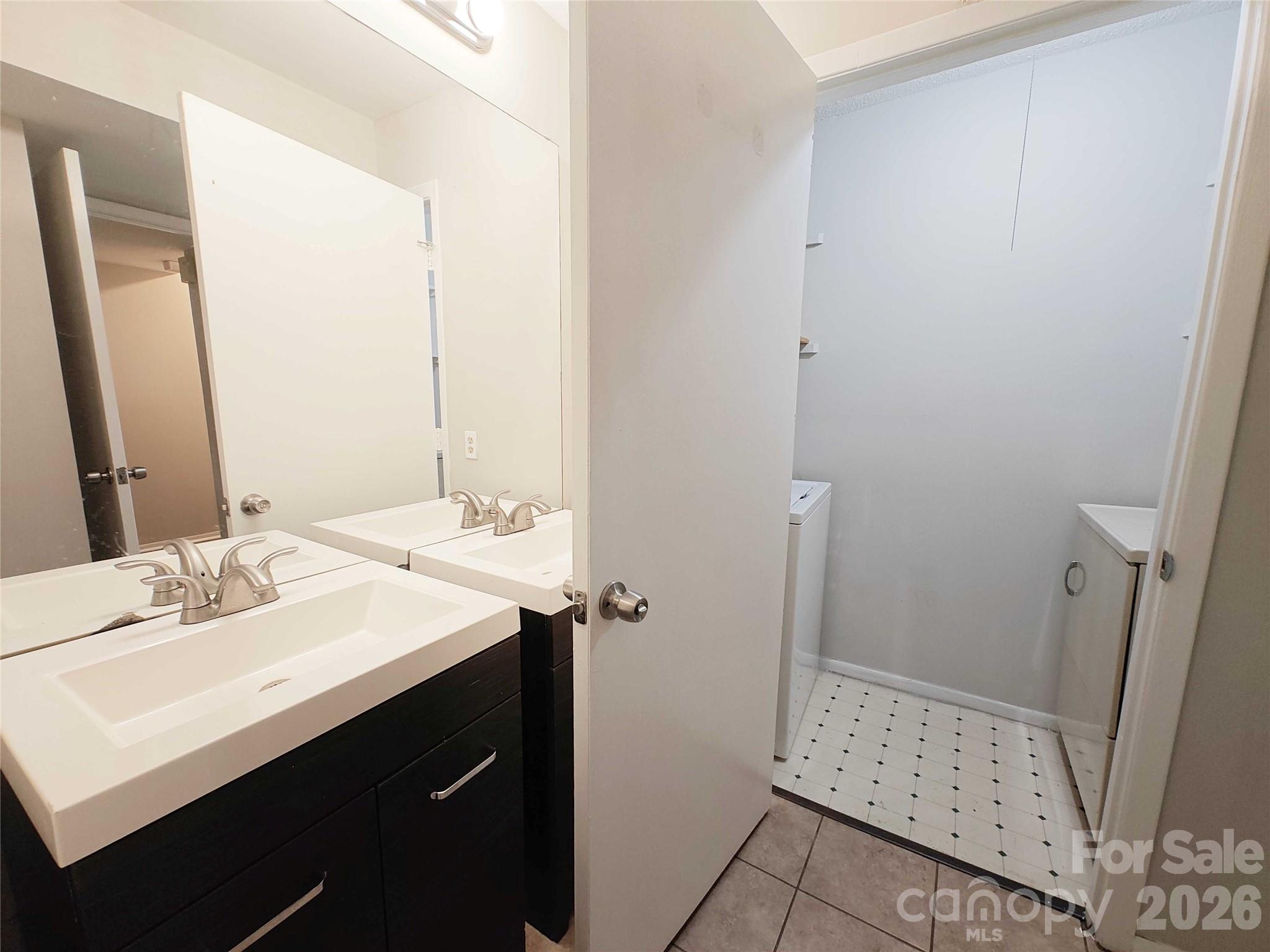 4948 Sardis Road #C — Charlotte