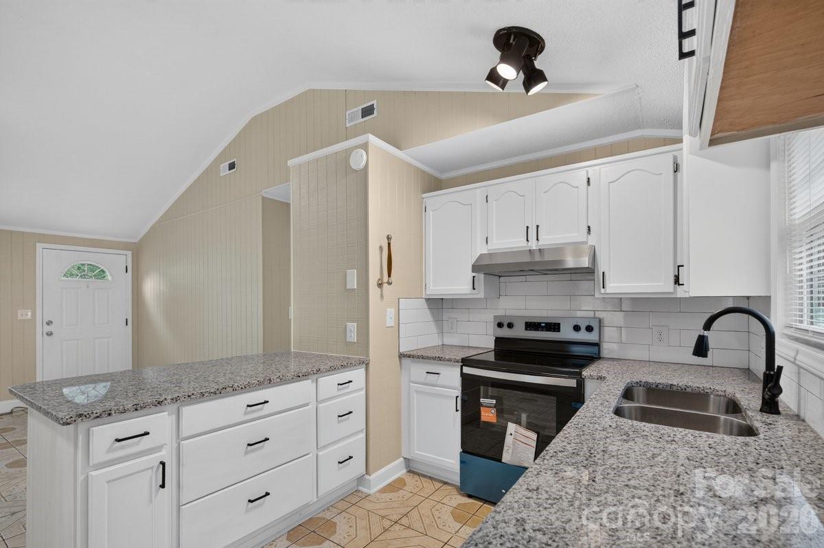 407 S Trenton Street — Gastonia
