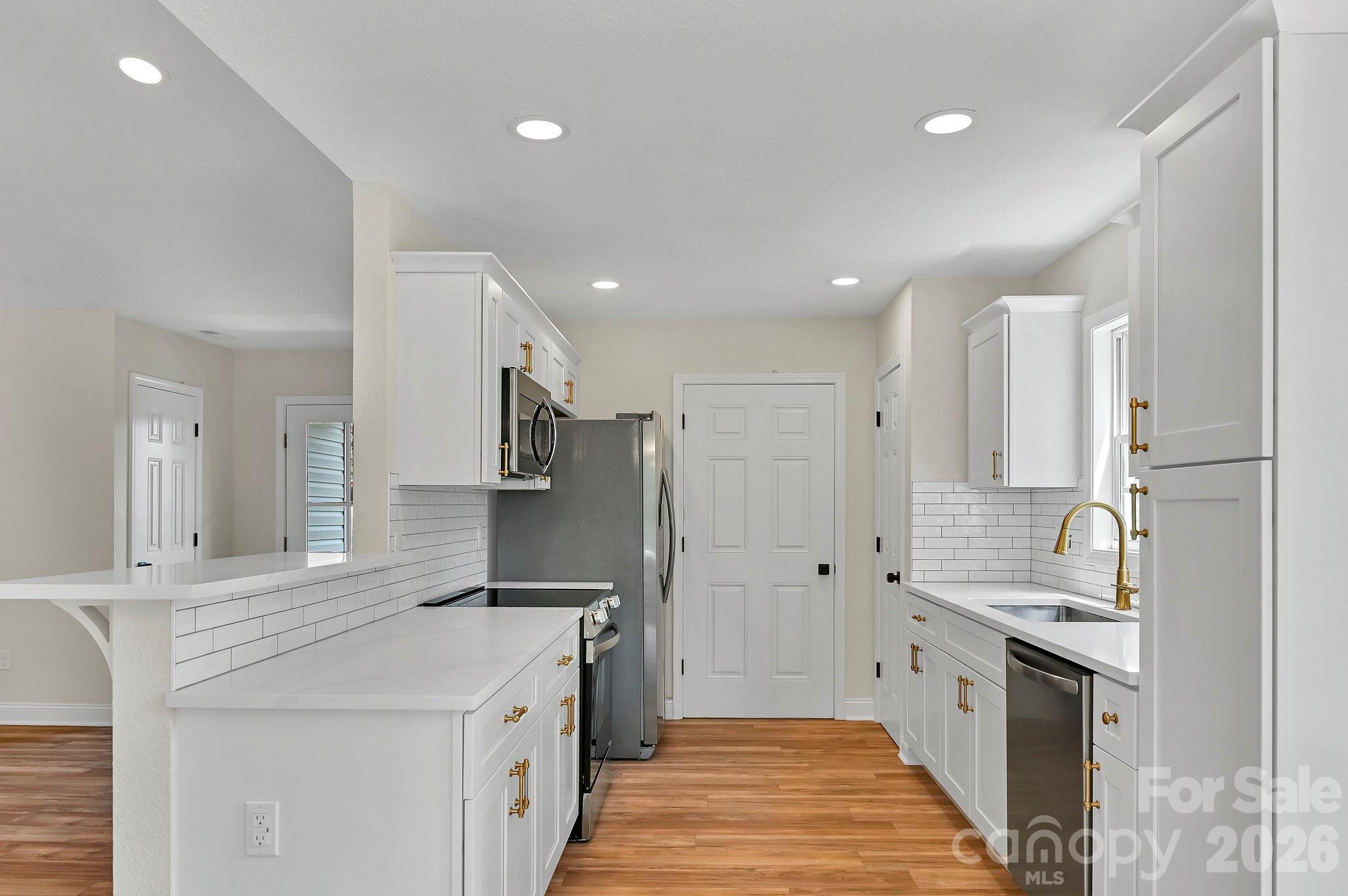 157 Scarlett Ridge Drive — Marshall