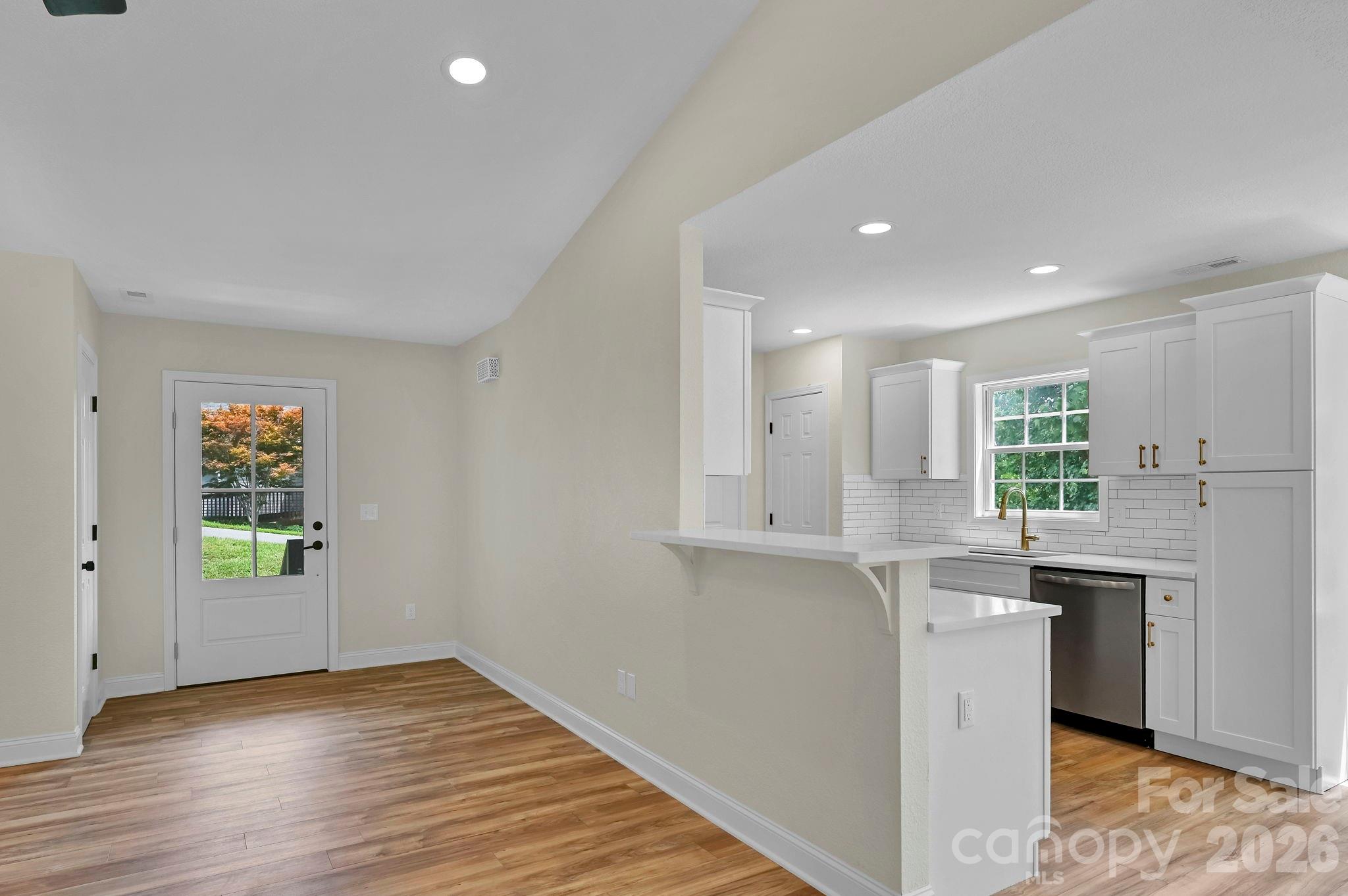 157 Scarlett Ridge Drive — Marshall