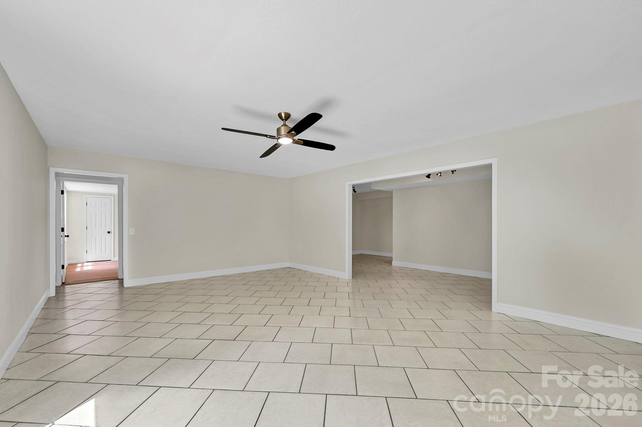 157 Scarlett Ridge Drive — Marshall
