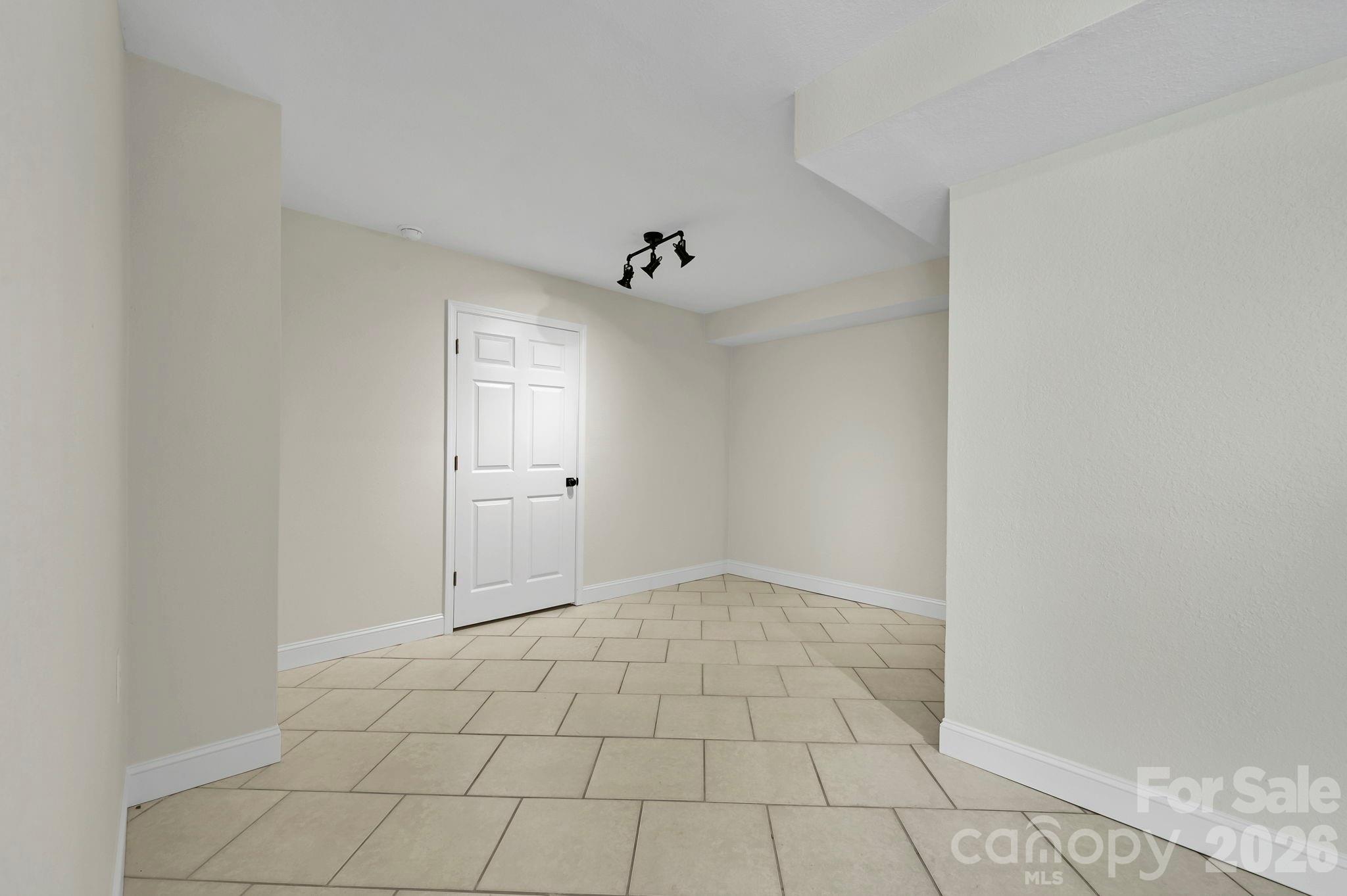 157 Scarlett Ridge Drive — Marshall