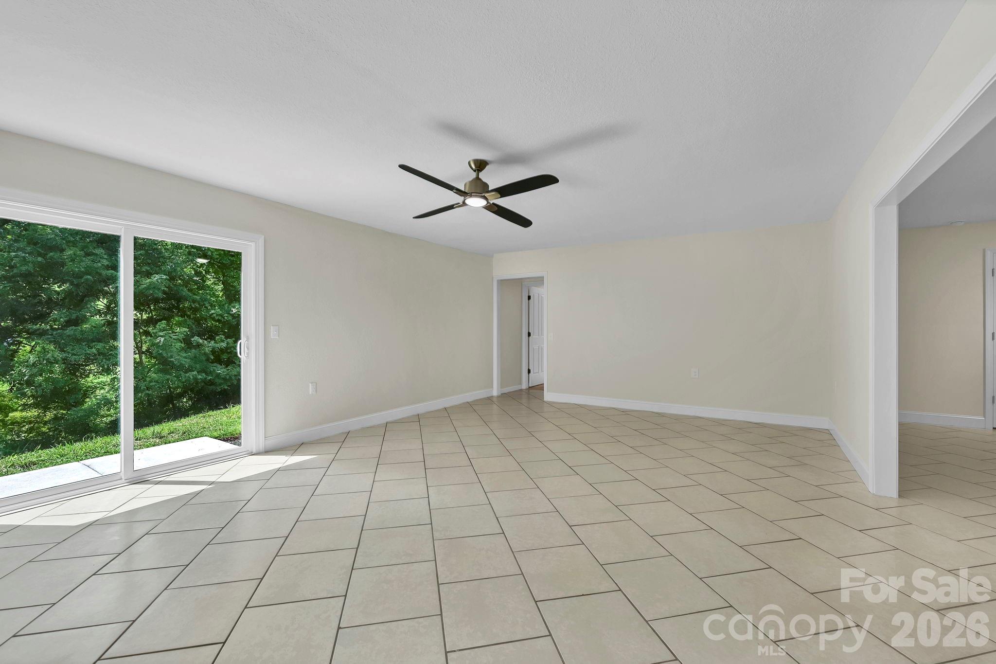 157 Scarlett Ridge Drive — Marshall