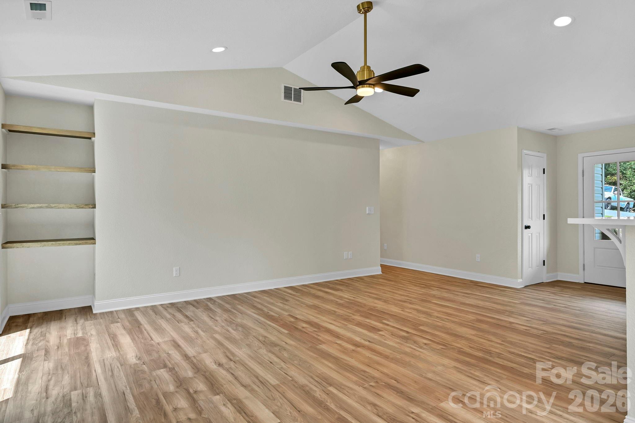 157 Scarlett Ridge Drive — Marshall