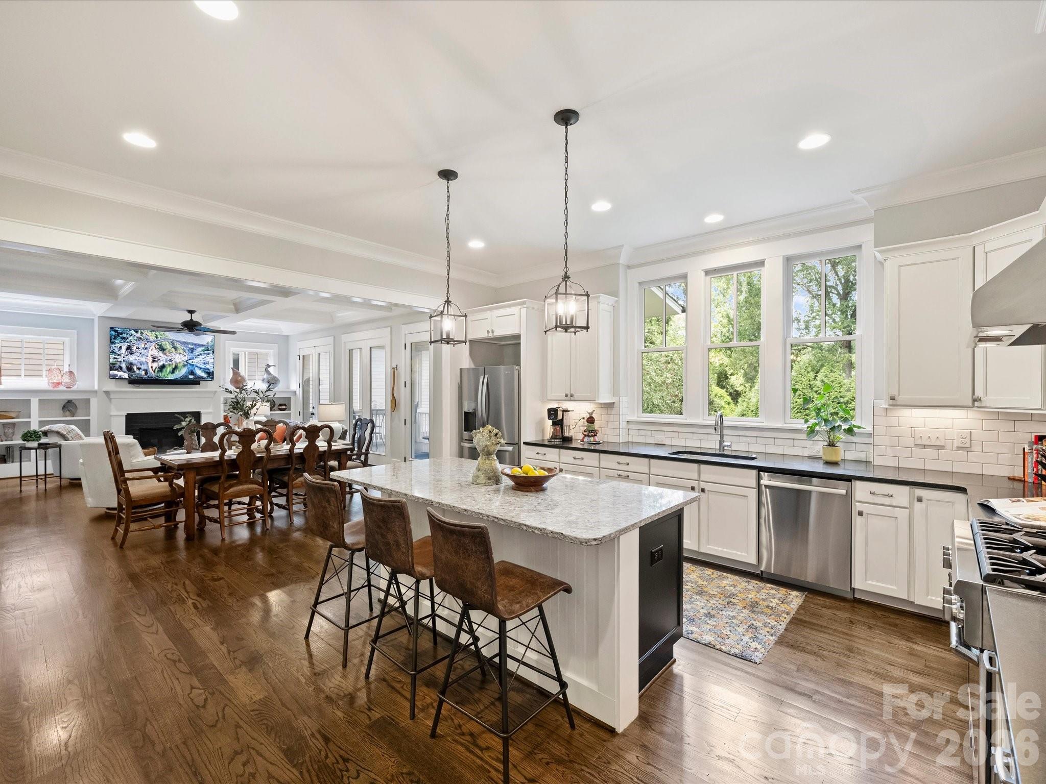 516 Hillside Avenue — Charlotte