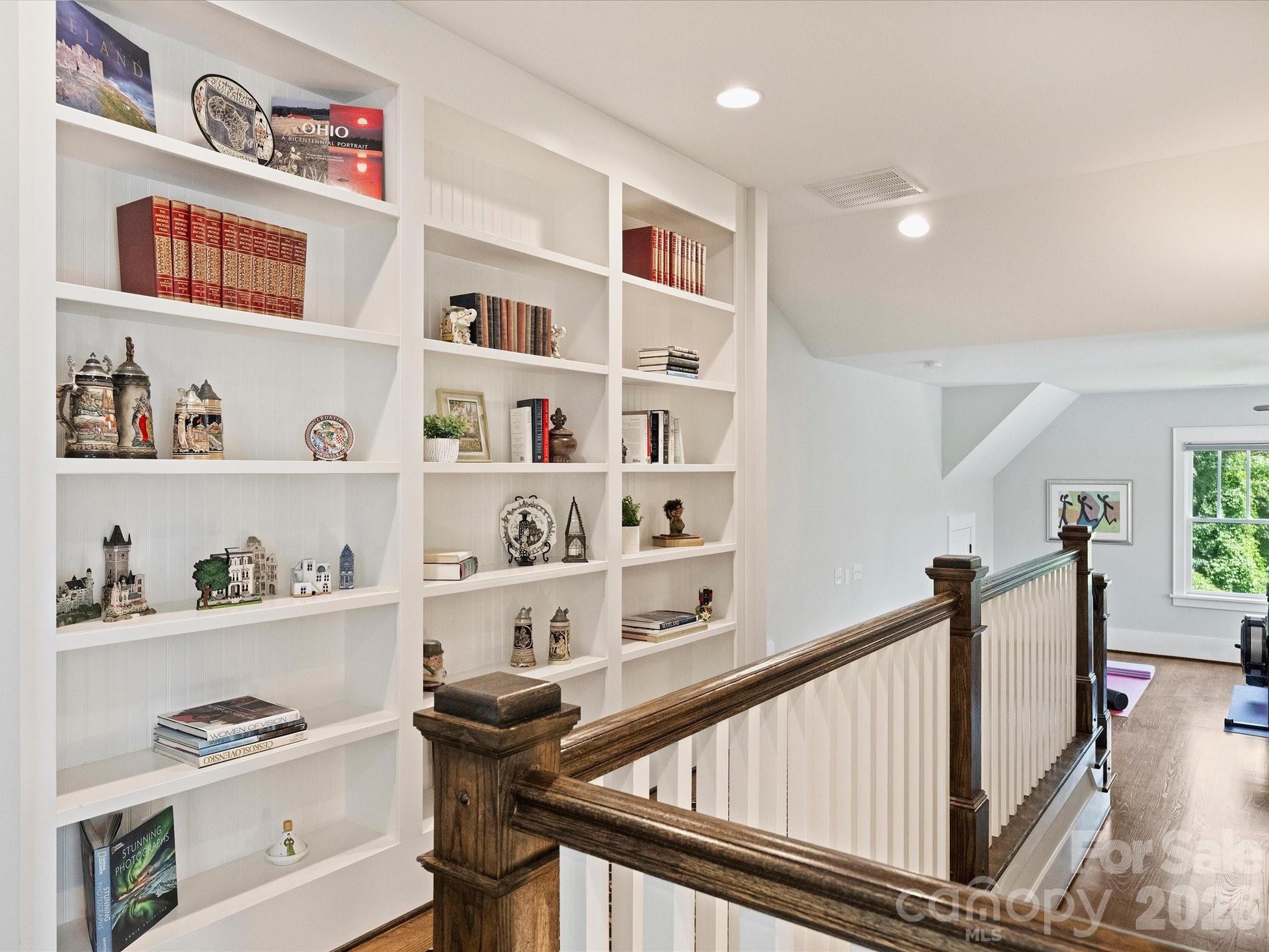516 Hillside Avenue — Charlotte