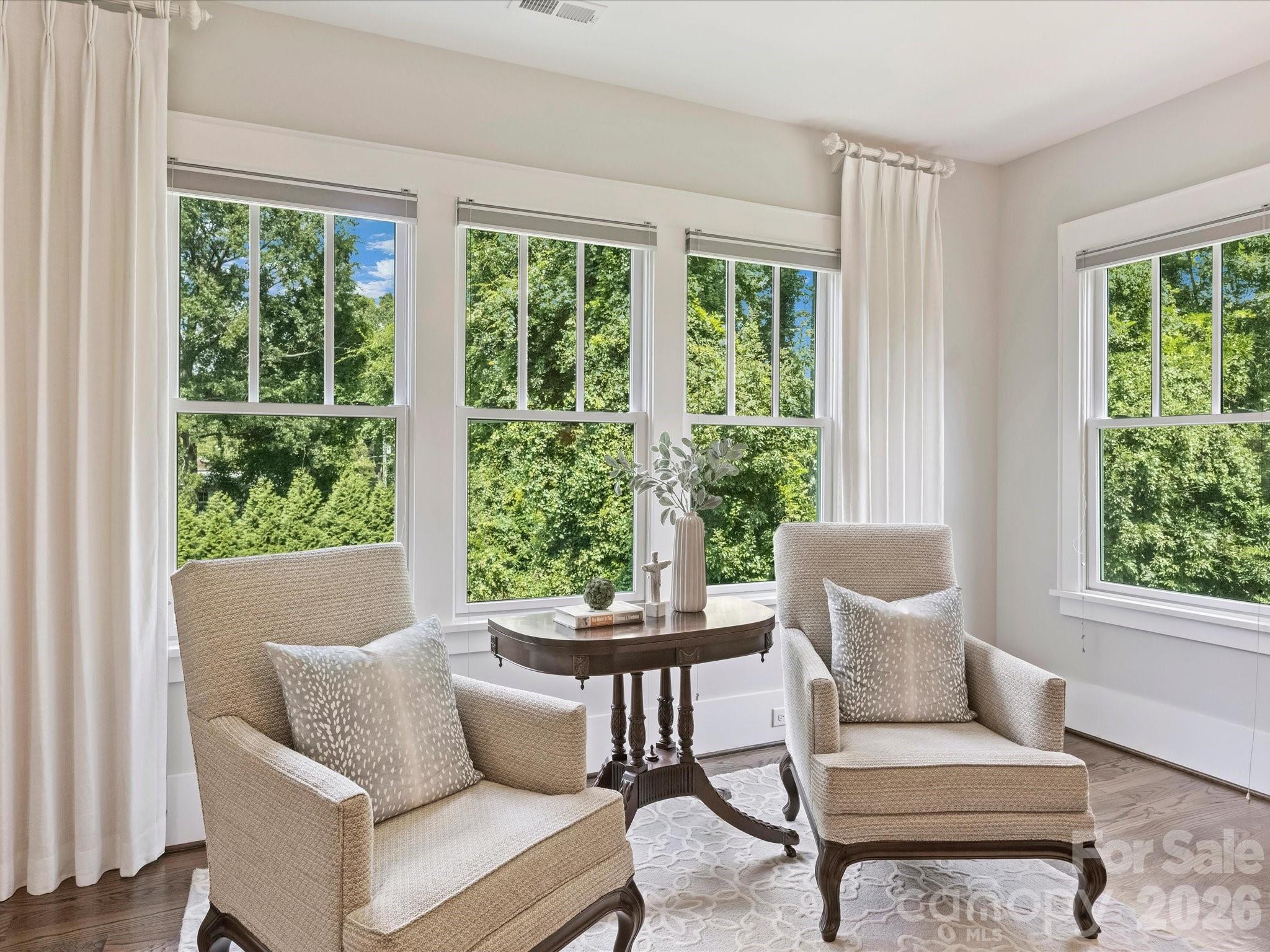 516 Hillside Avenue — Charlotte