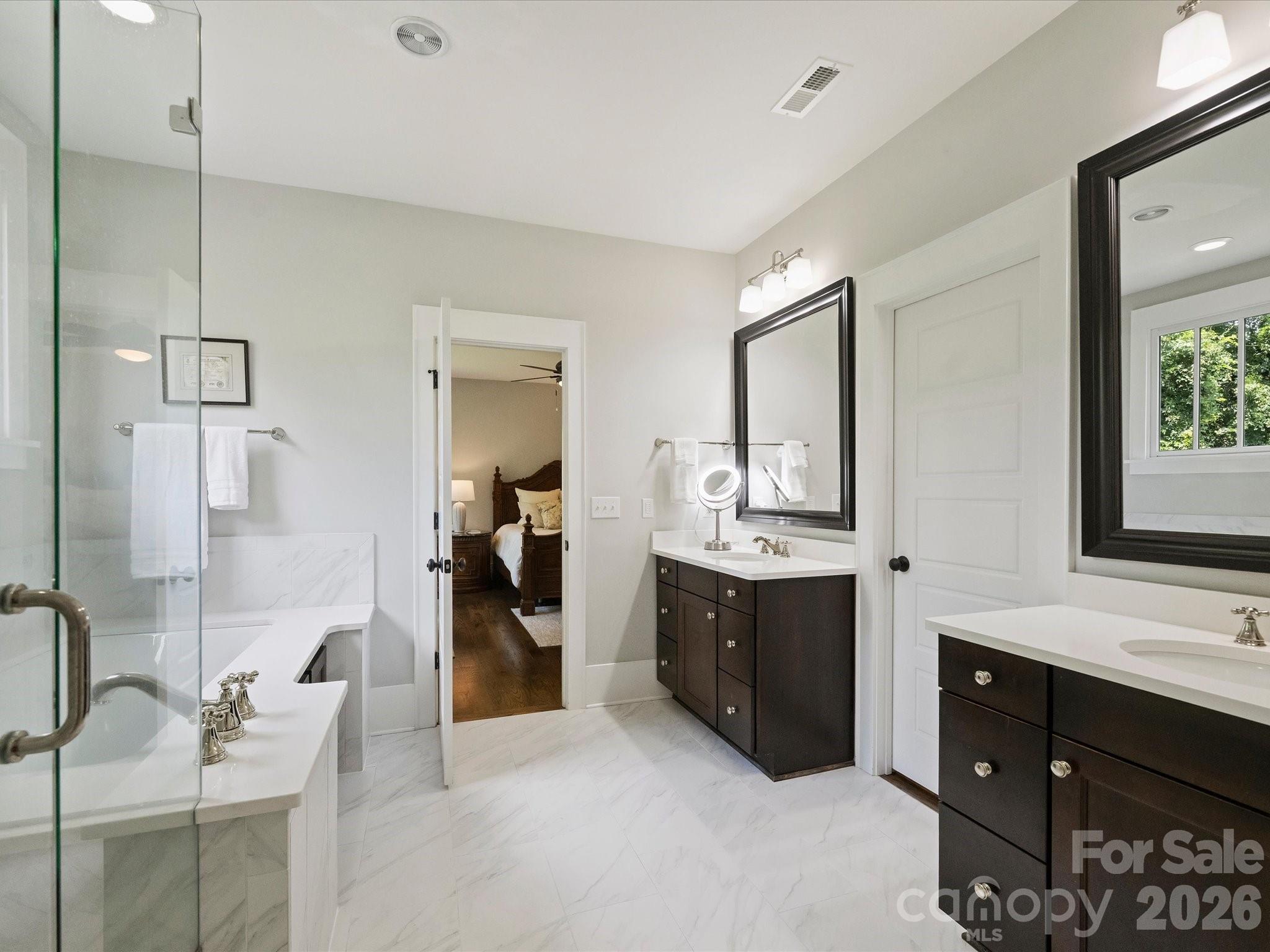 516 Hillside Avenue — Charlotte