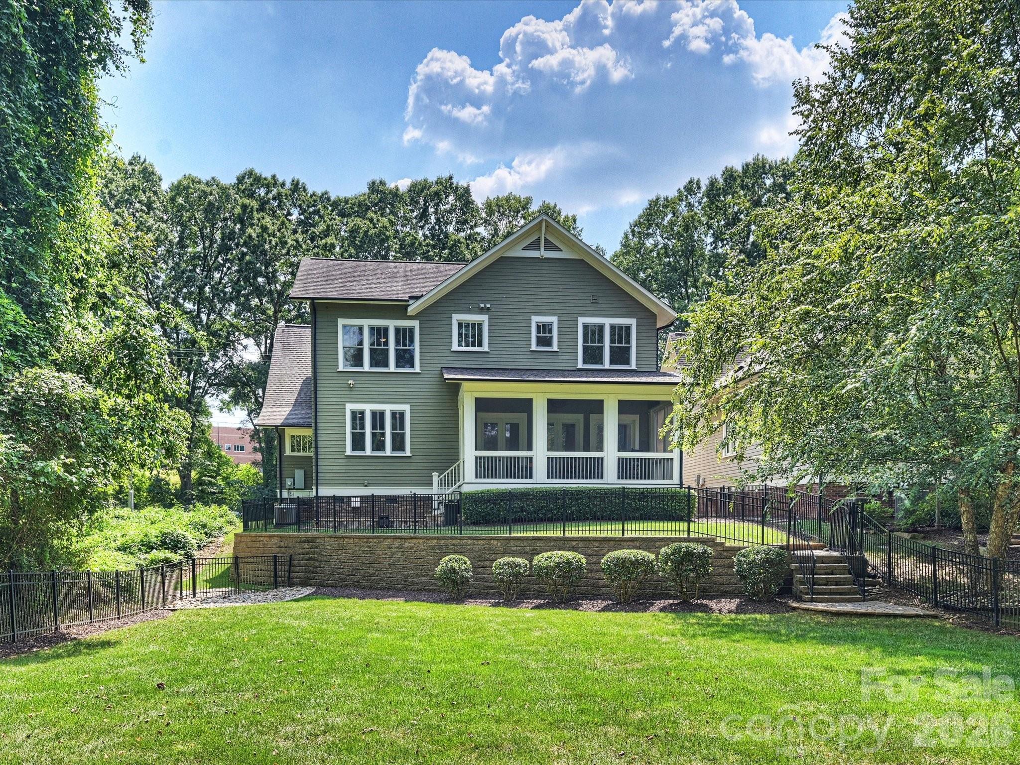 516 Hillside Avenue — Charlotte