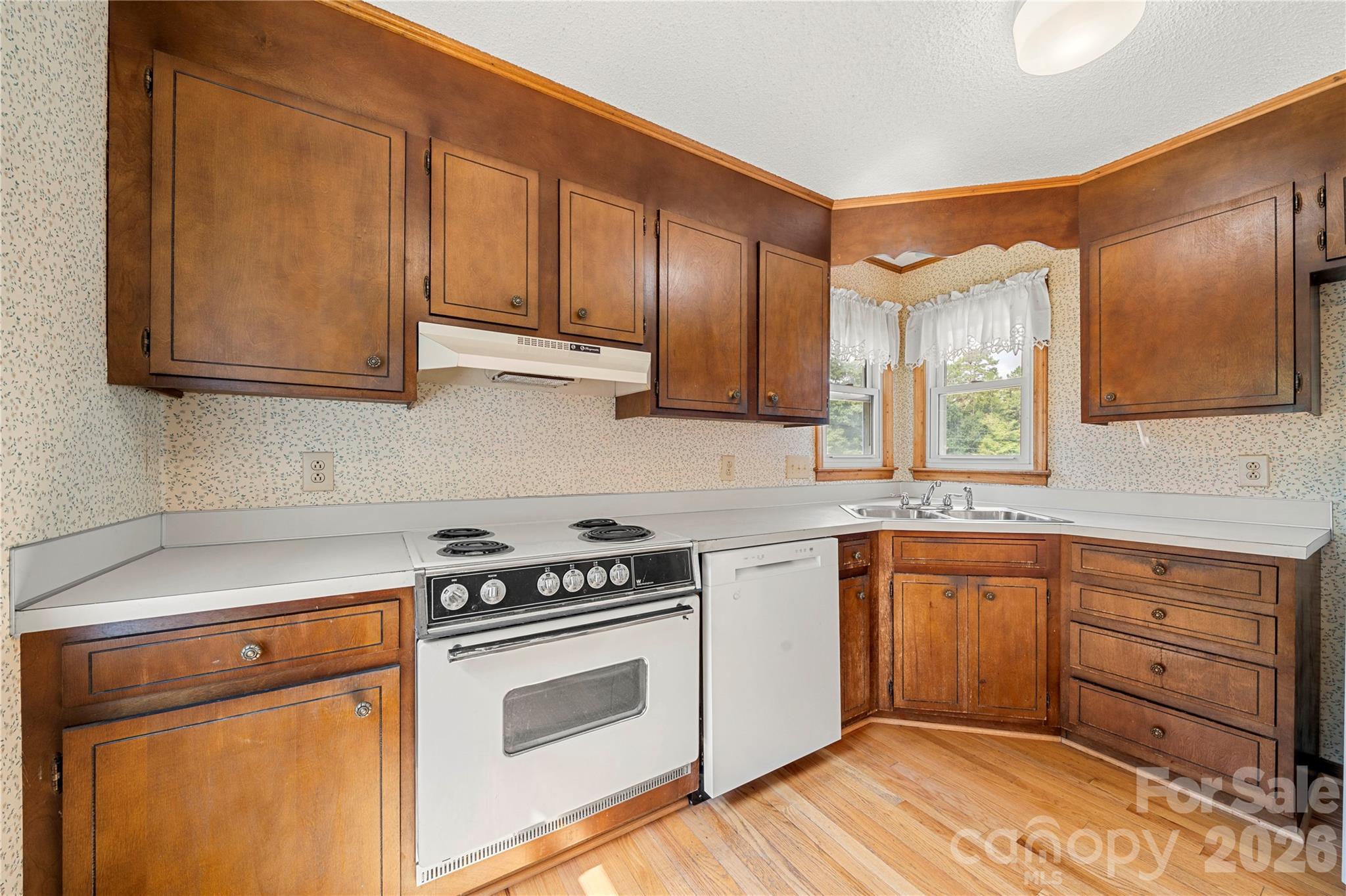 1810 Oak Hollow Road — Gastonia