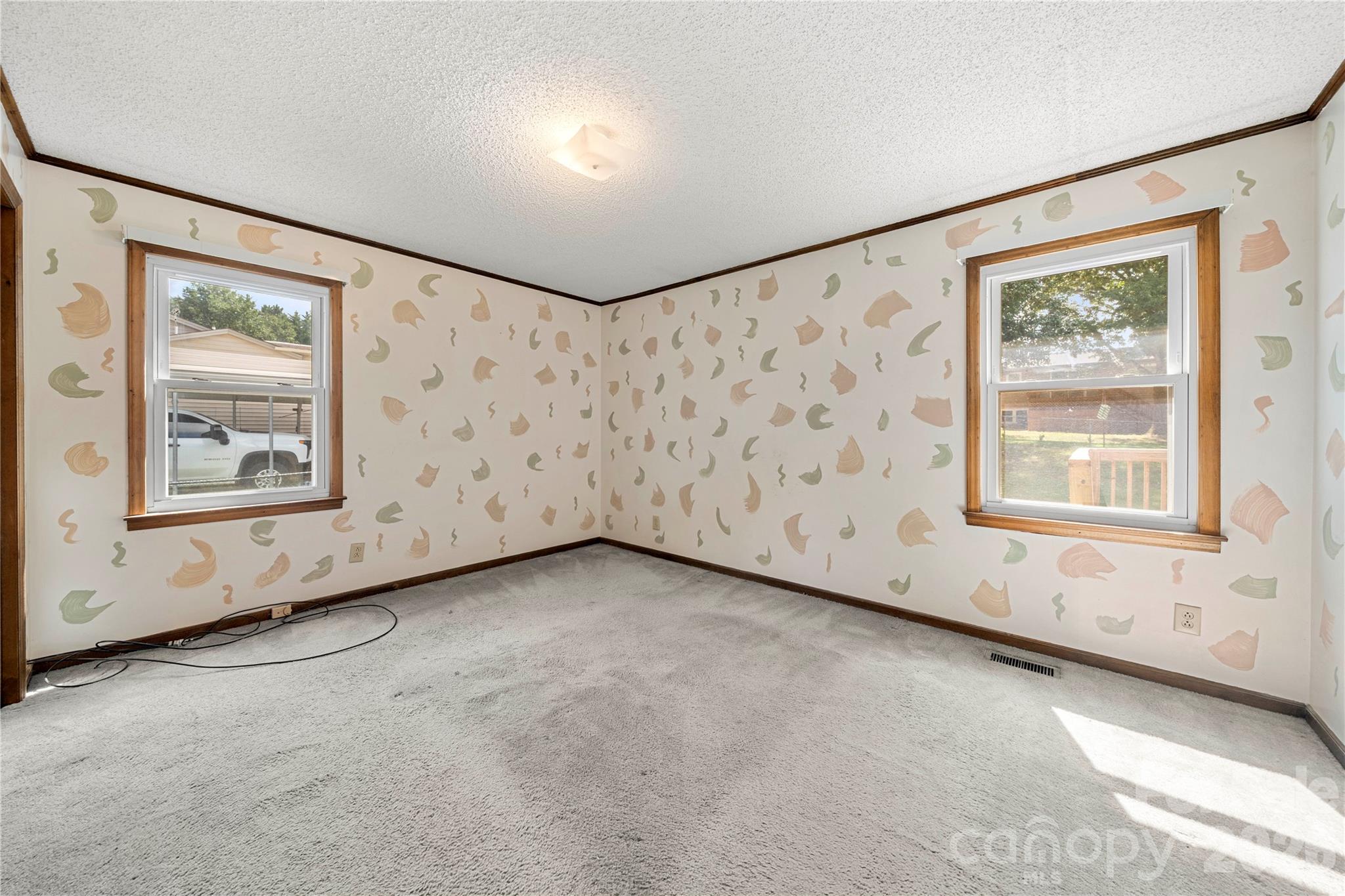 1810 Oak Hollow Road — Gastonia