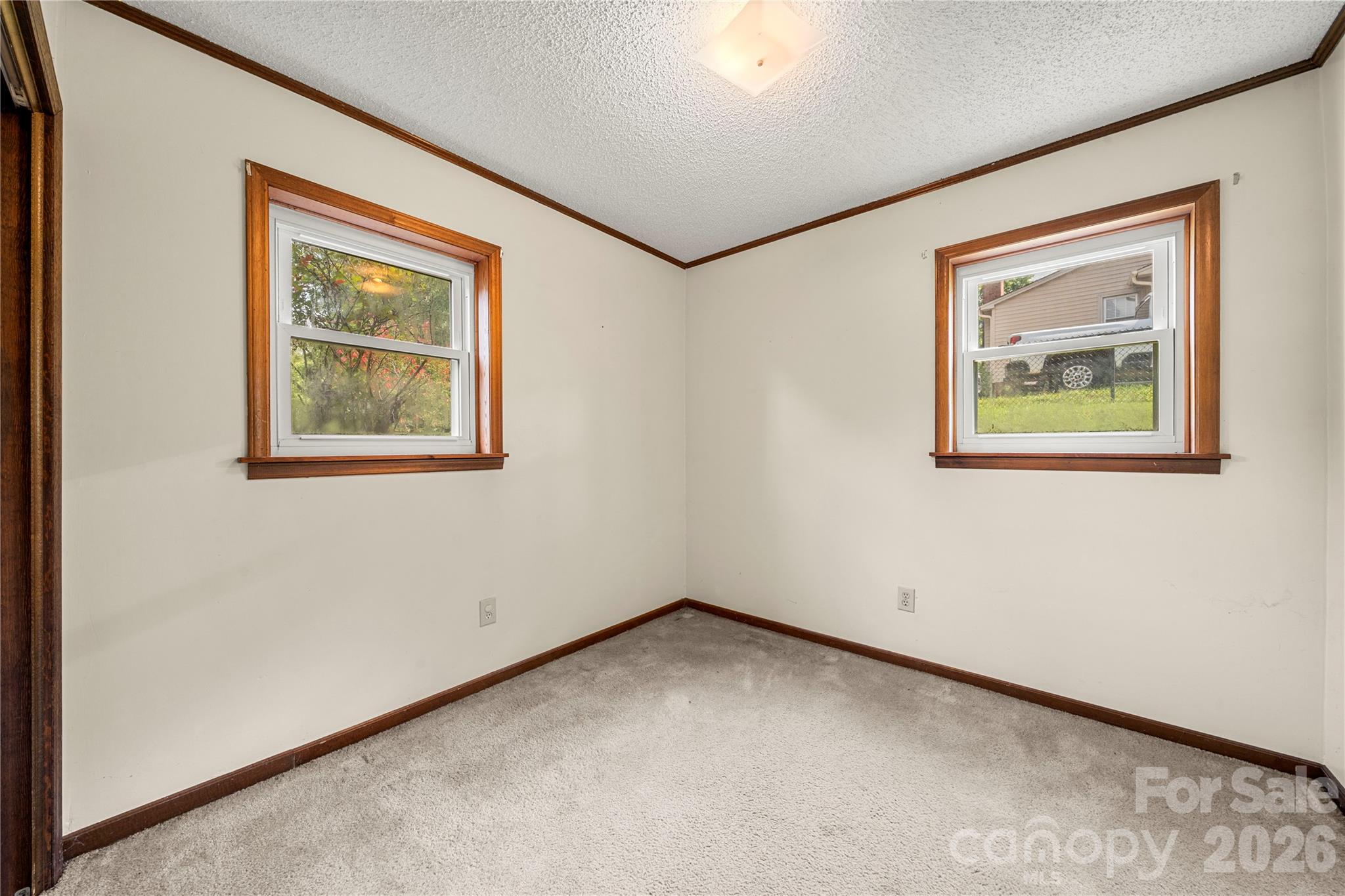 1810 Oak Hollow Road — Gastonia