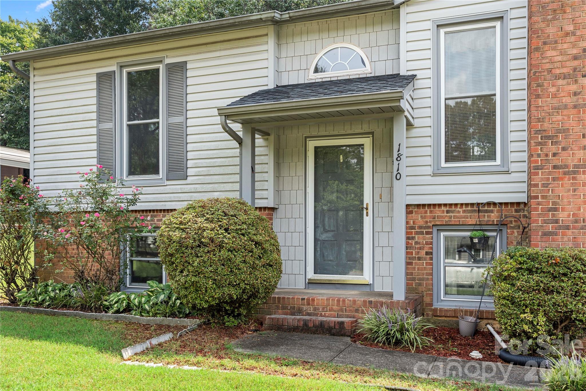 1810 Oak Hollow Road — Gastonia
