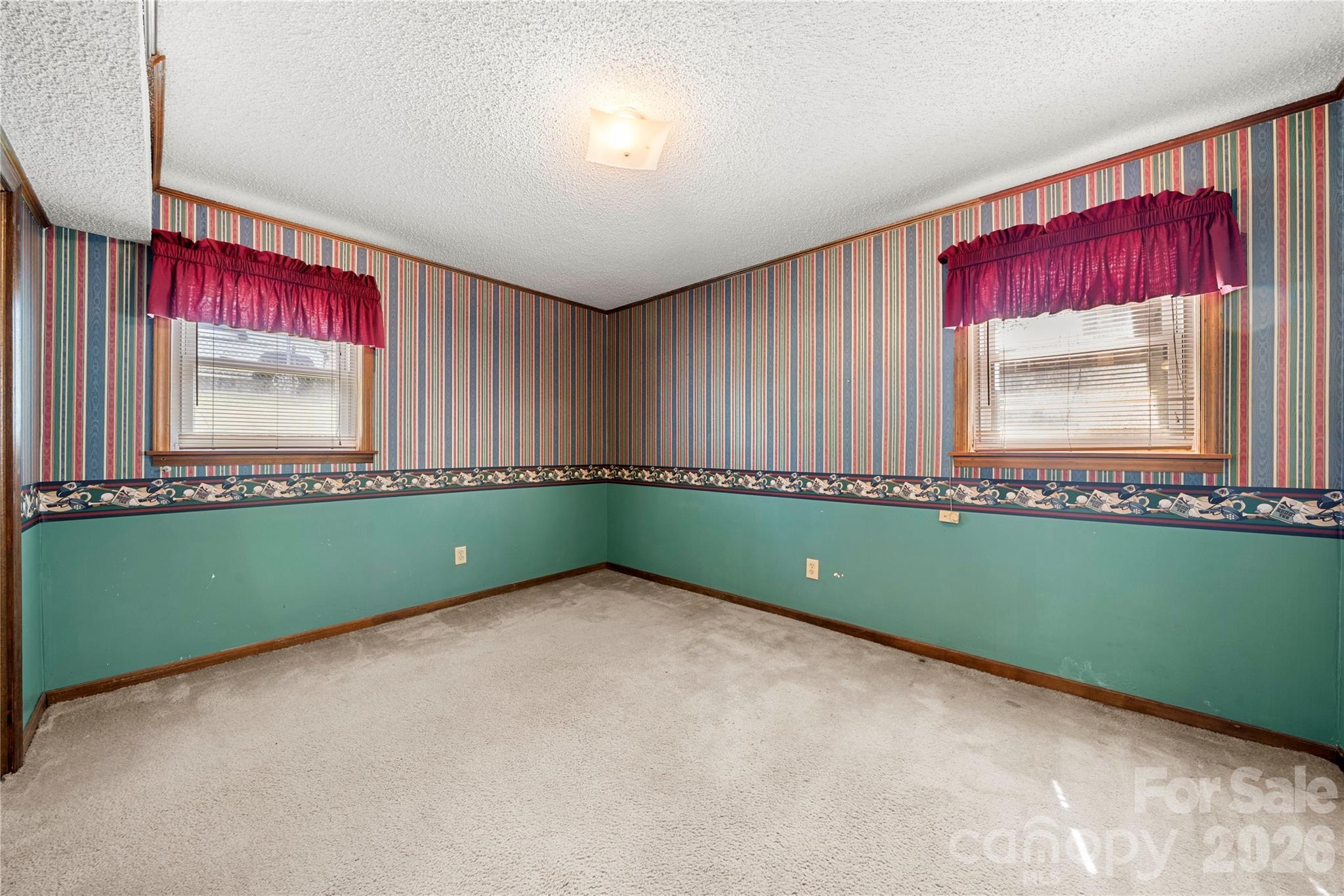 1810 Oak Hollow Road — Gastonia