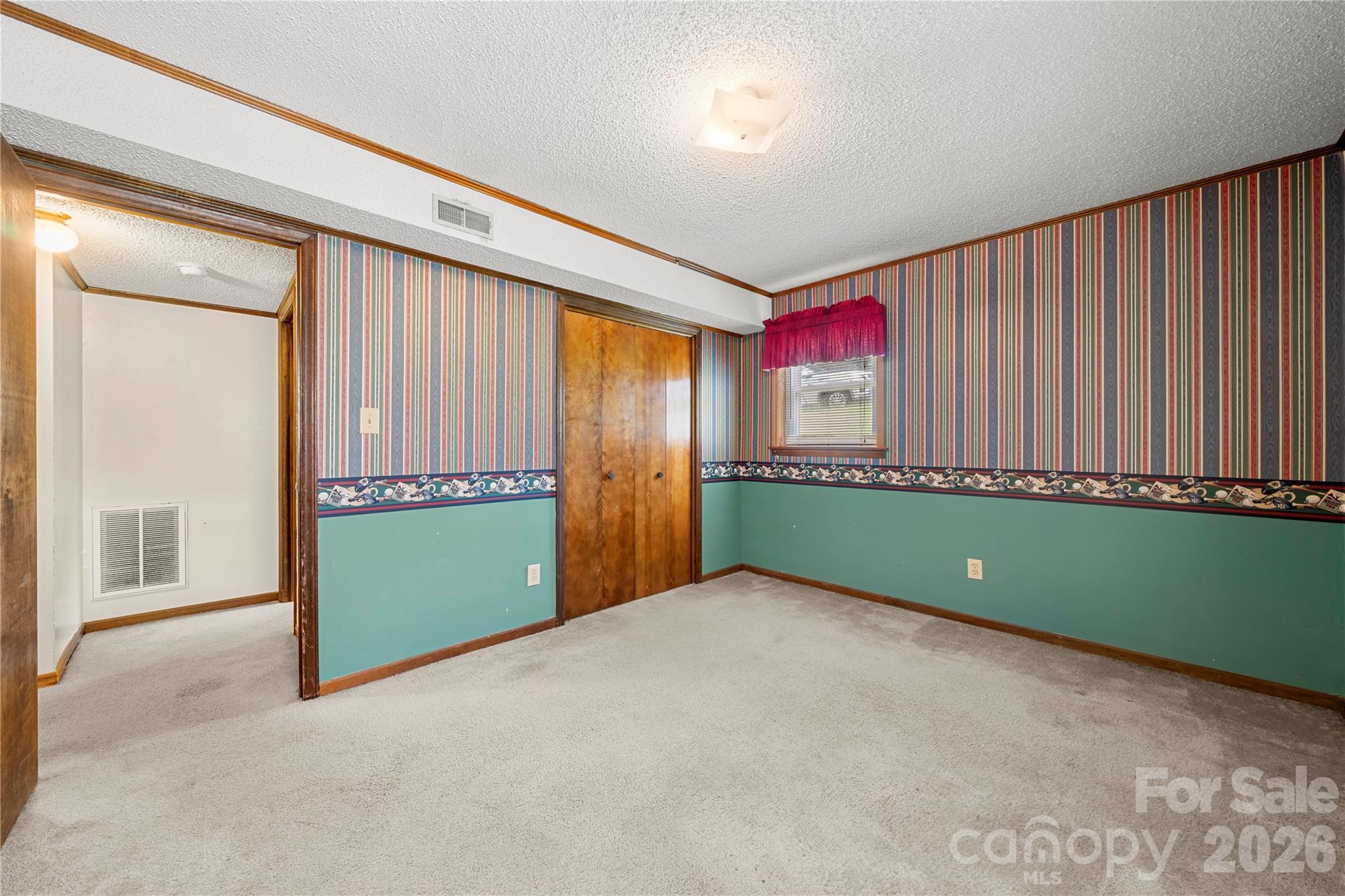 1810 Oak Hollow Road — Gastonia