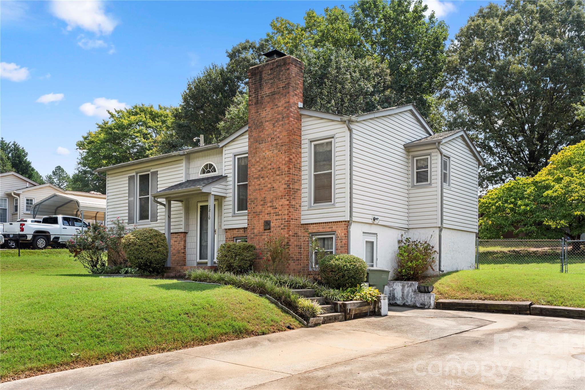 1810 Oak Hollow Road — Gastonia