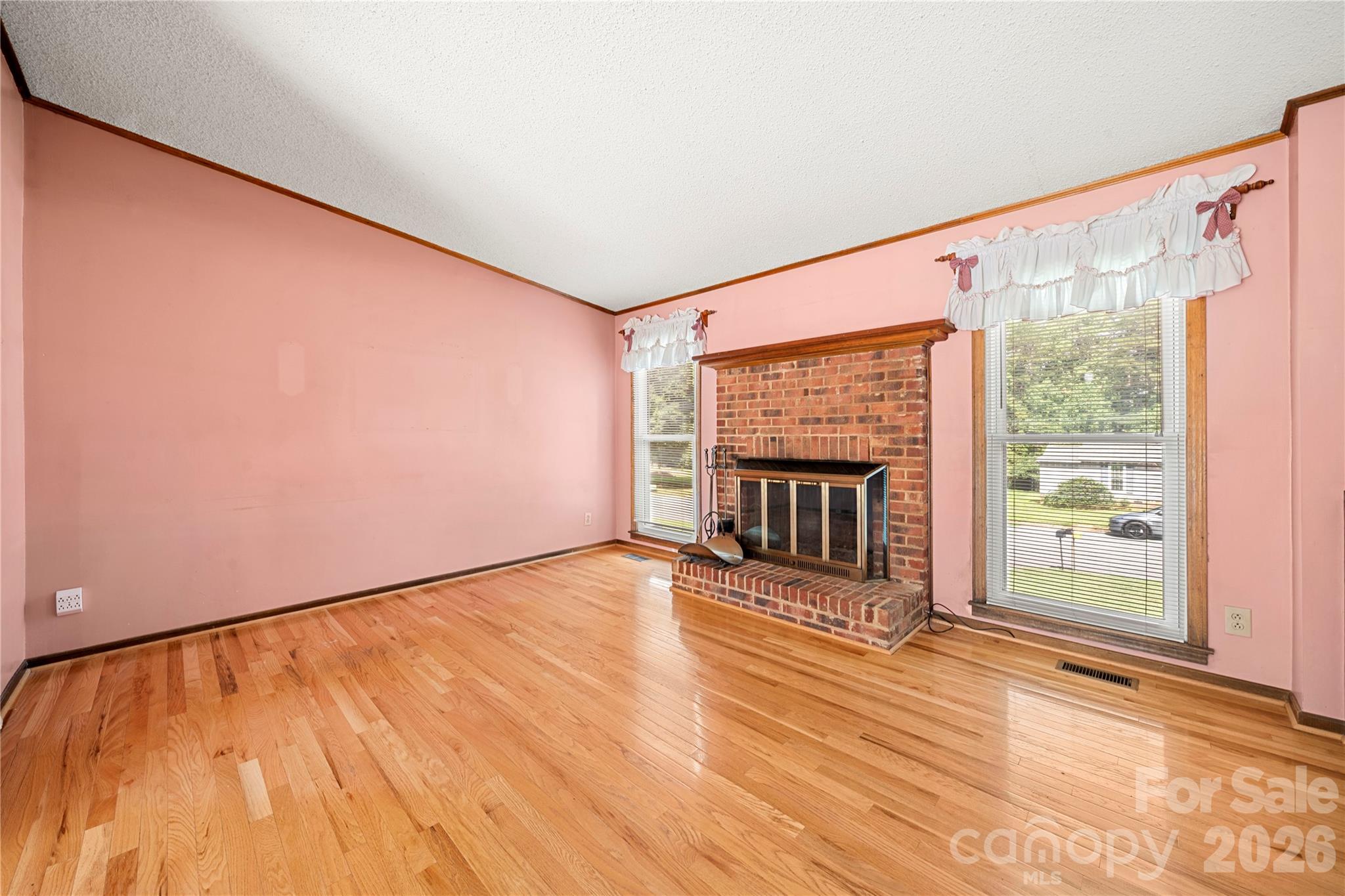 1810 Oak Hollow Road — Gastonia