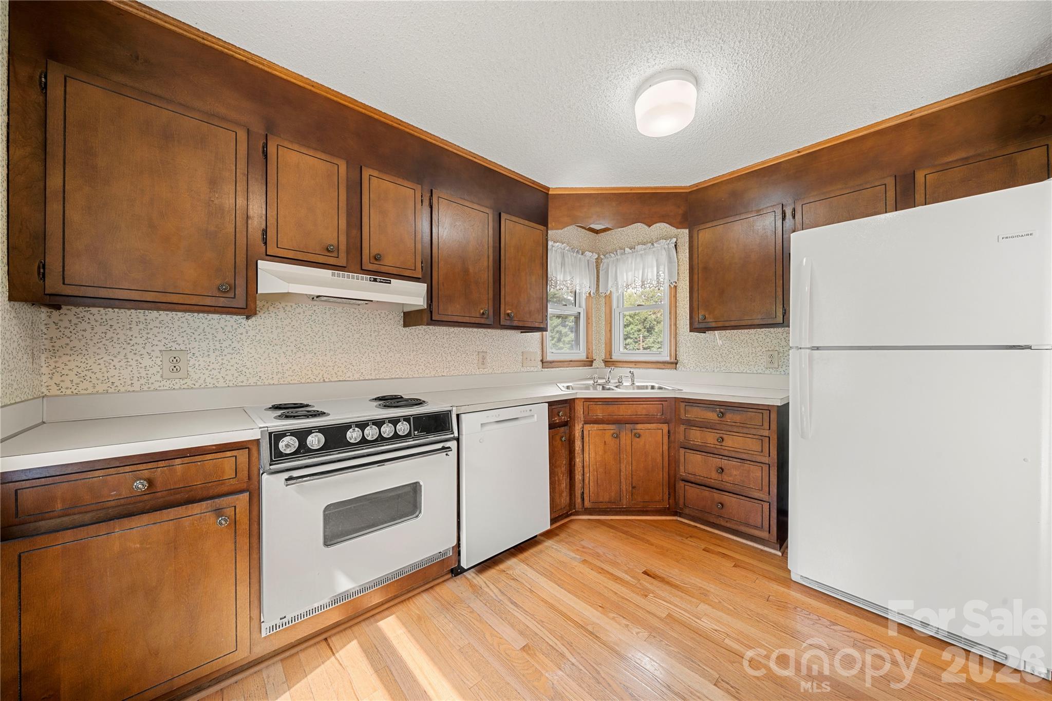1810 Oak Hollow Road — Gastonia