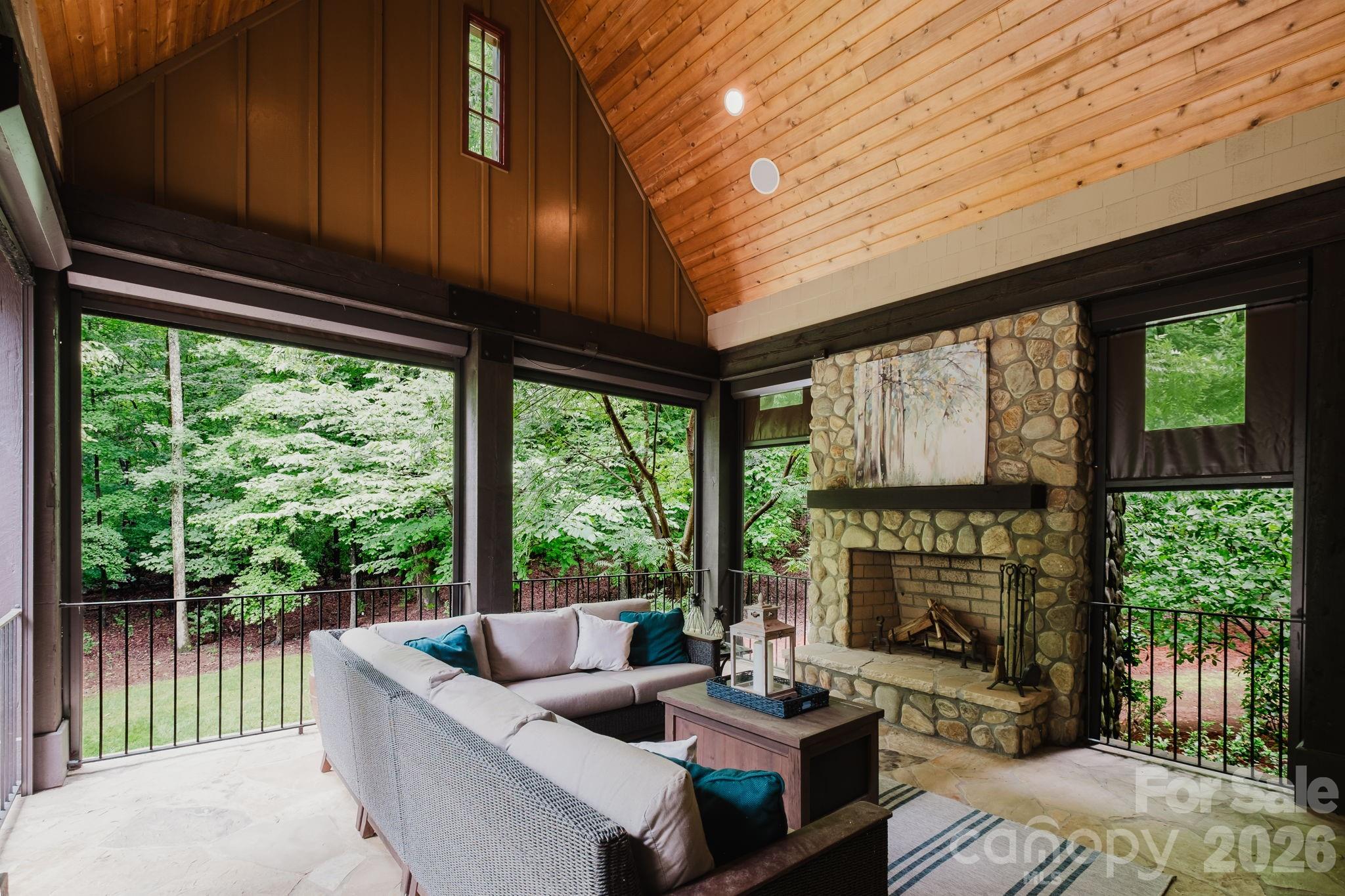 10930 Green Heron Court — Charlotte