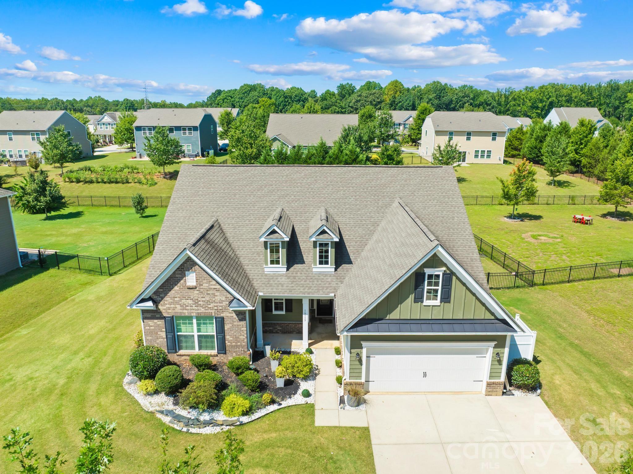 16113 Foreleigh Road — Huntersville