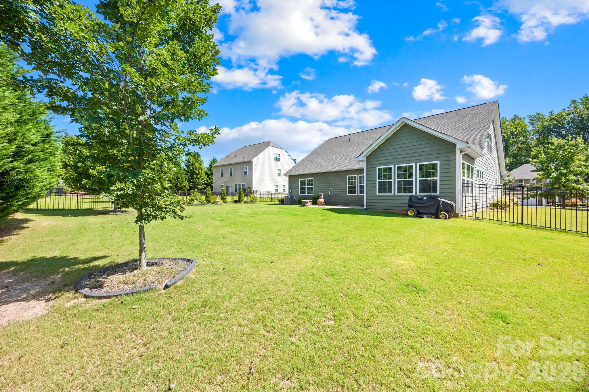 16113 Foreleigh Road — Huntersville