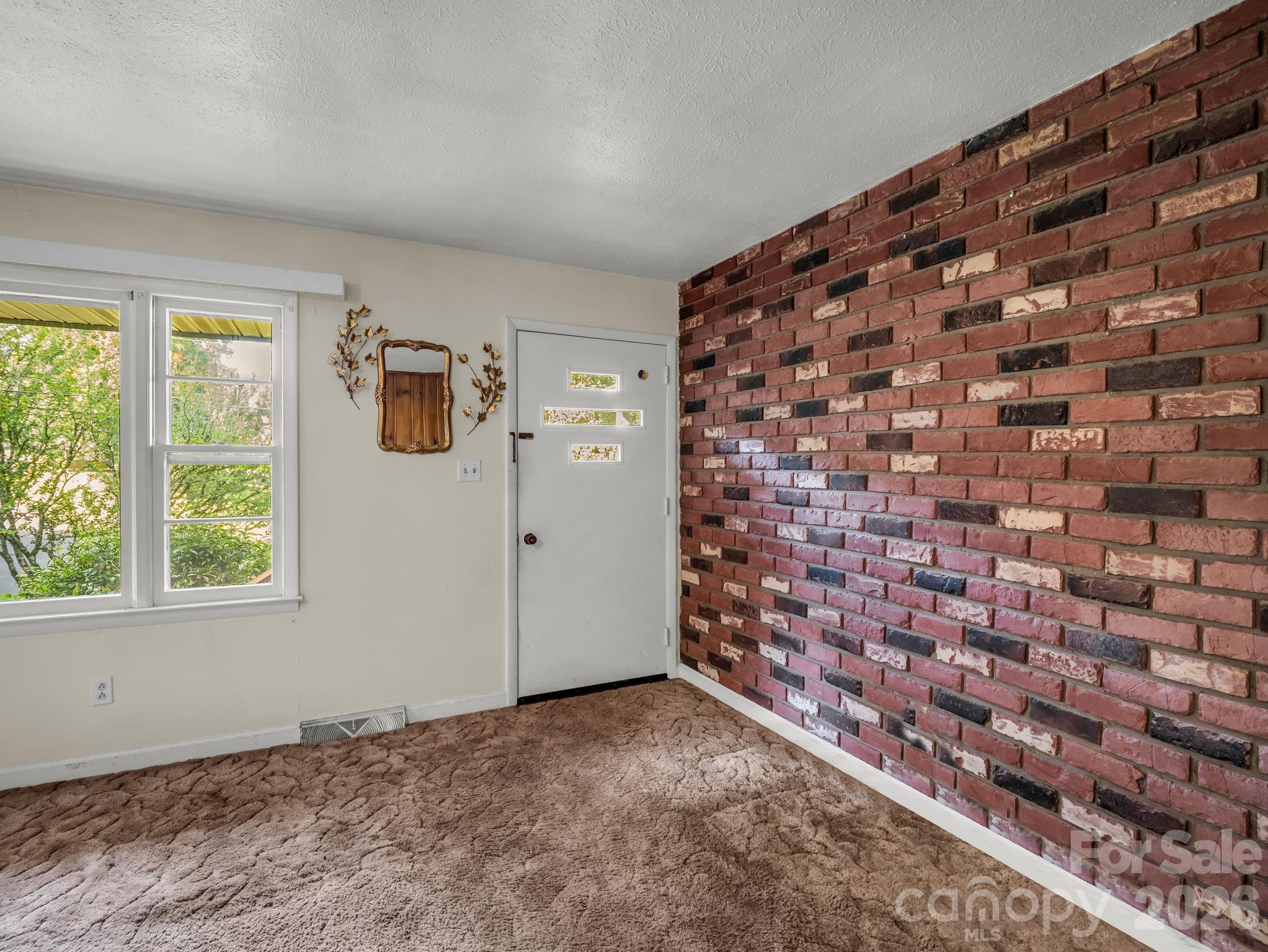 375 Bee Tree Road — Swannanoa