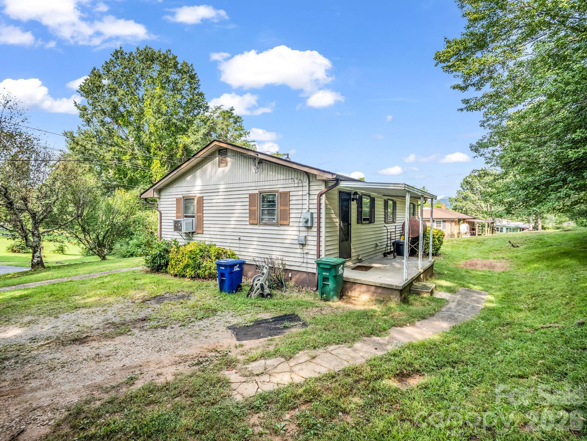 375 Bee Tree Road — Swannanoa