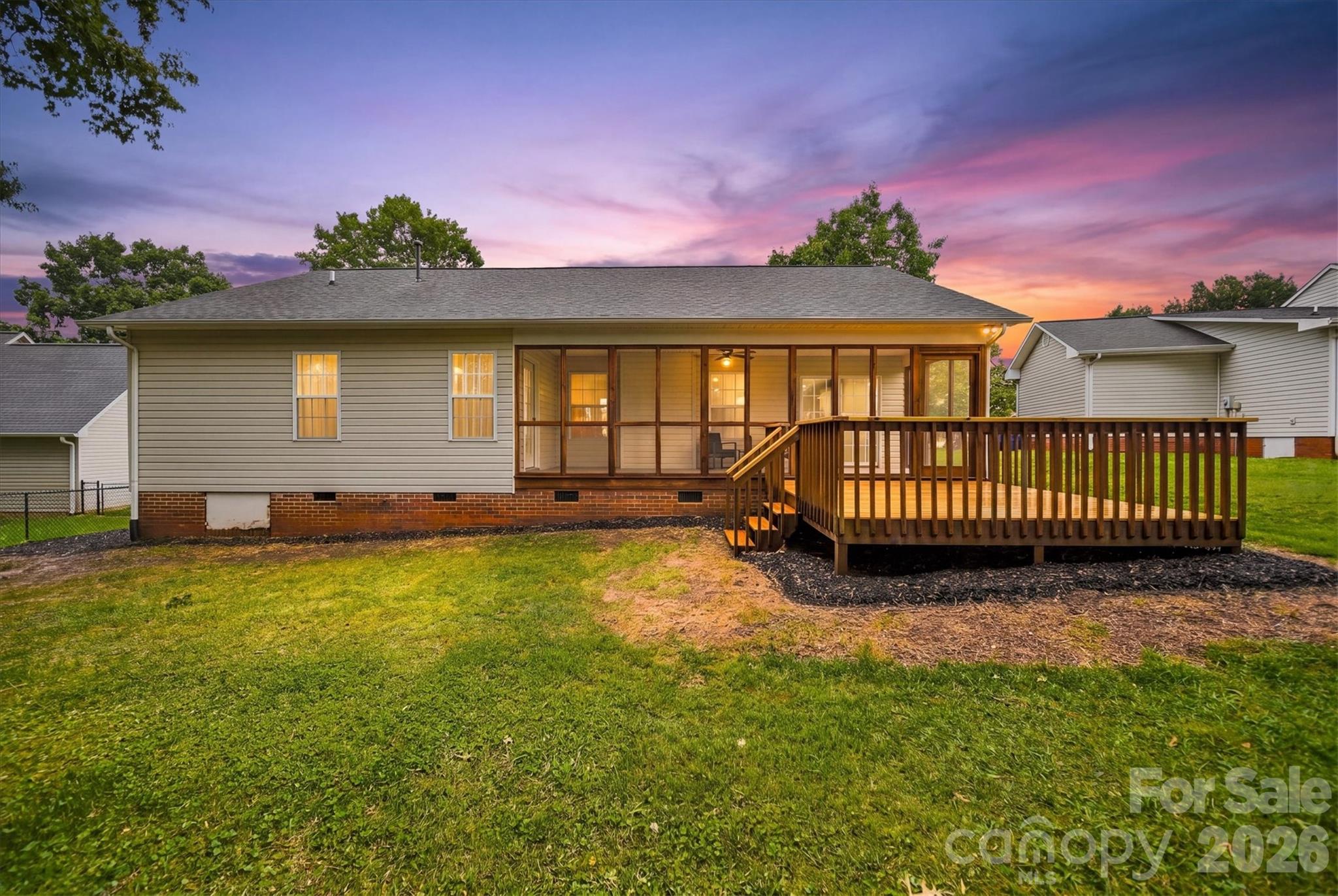 2556 23rd Street Drive NE — Hickory