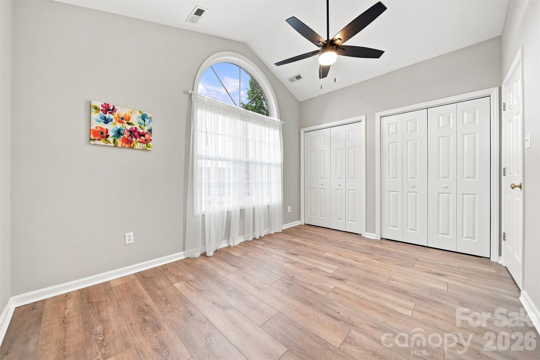 2556 23rd Street Drive NE — Hickory
