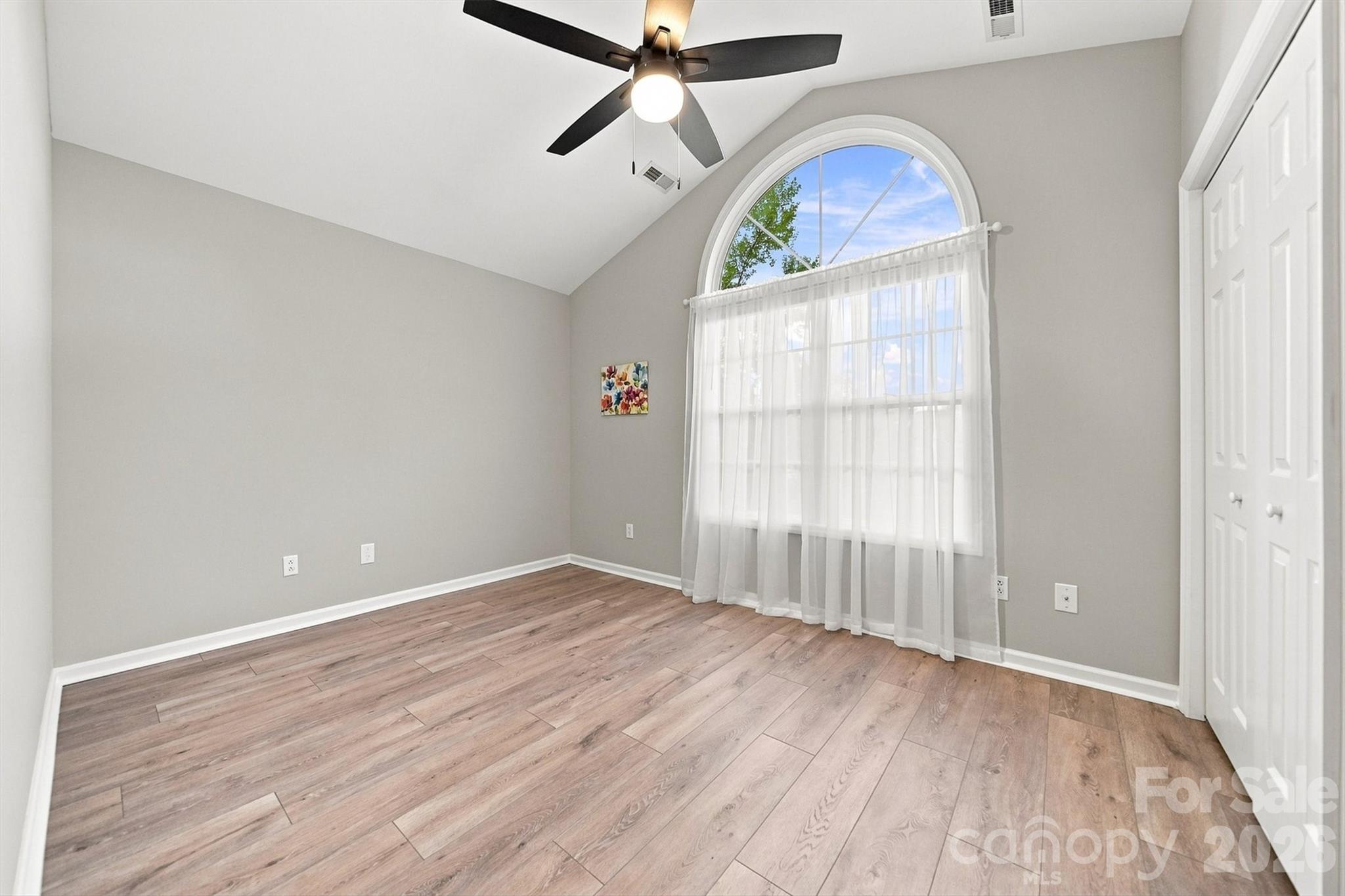 2556 23rd Street Drive NE — Hickory