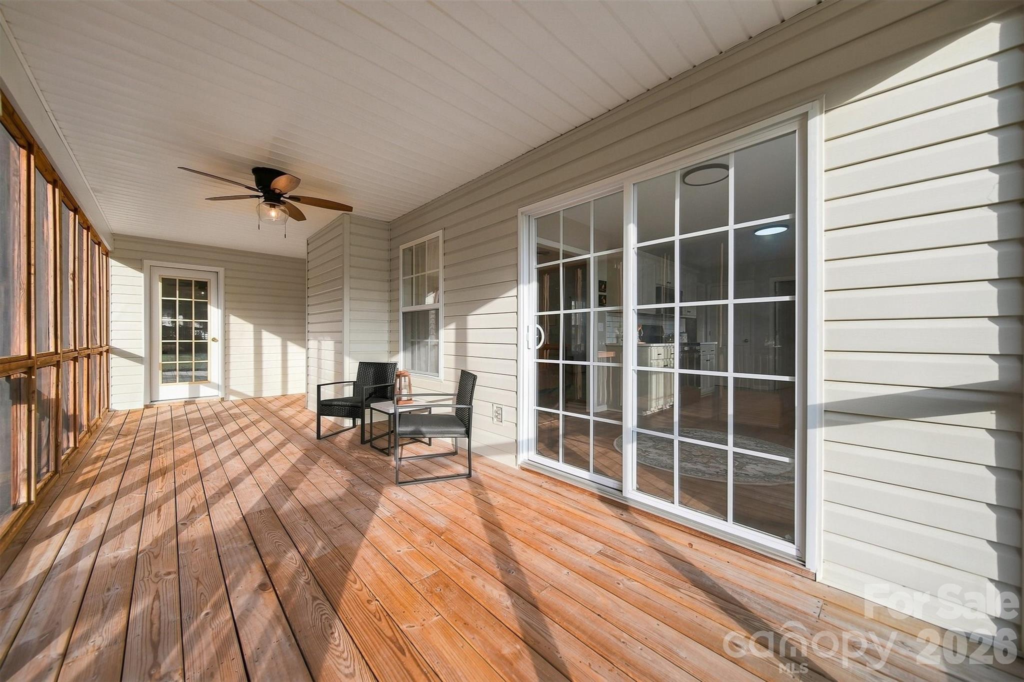 2556 23rd Street Drive NE — Hickory