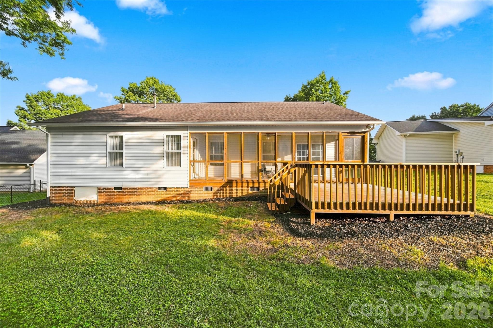 2556 23rd Street Drive NE — Hickory