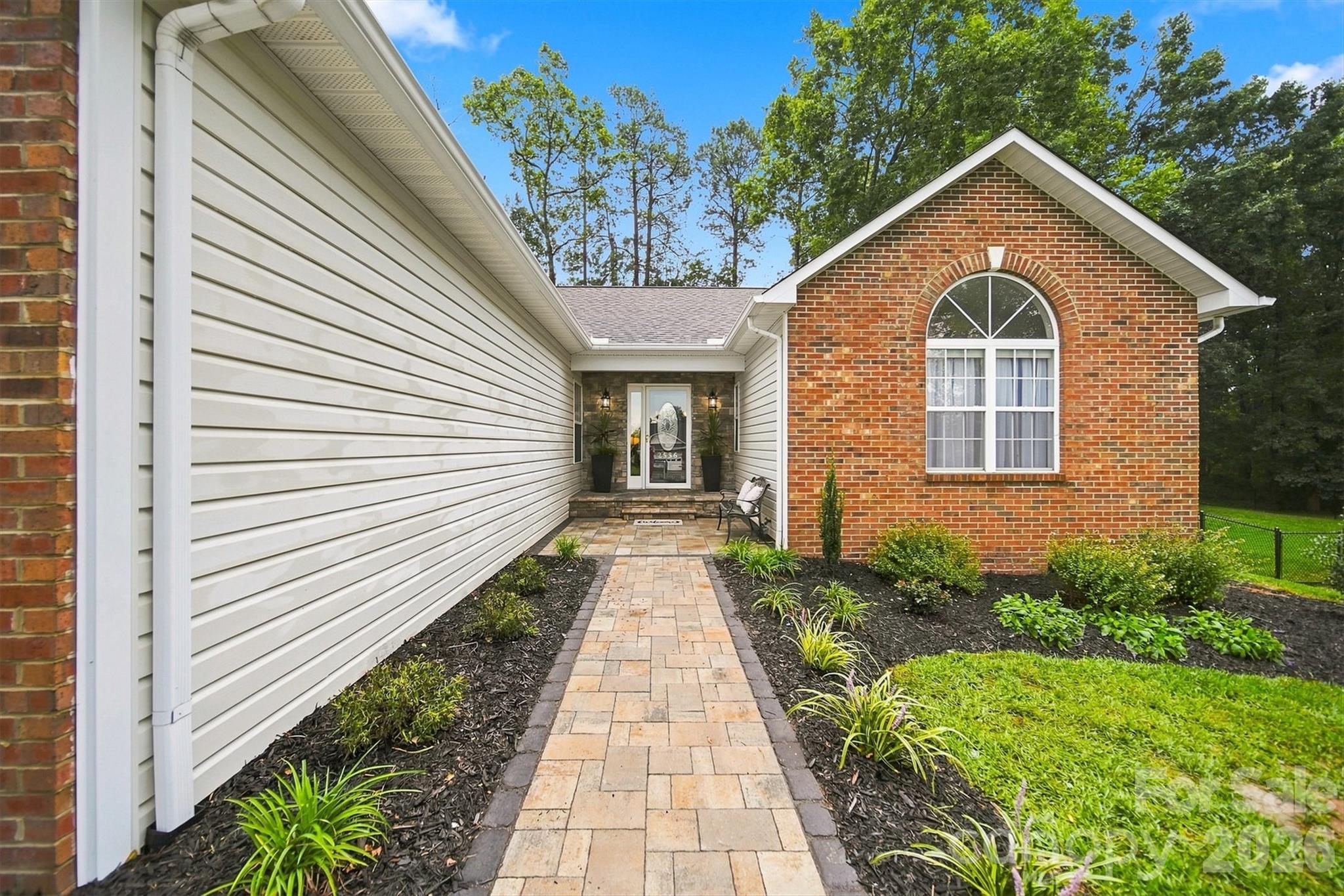2556 23rd Street Drive NE — Hickory