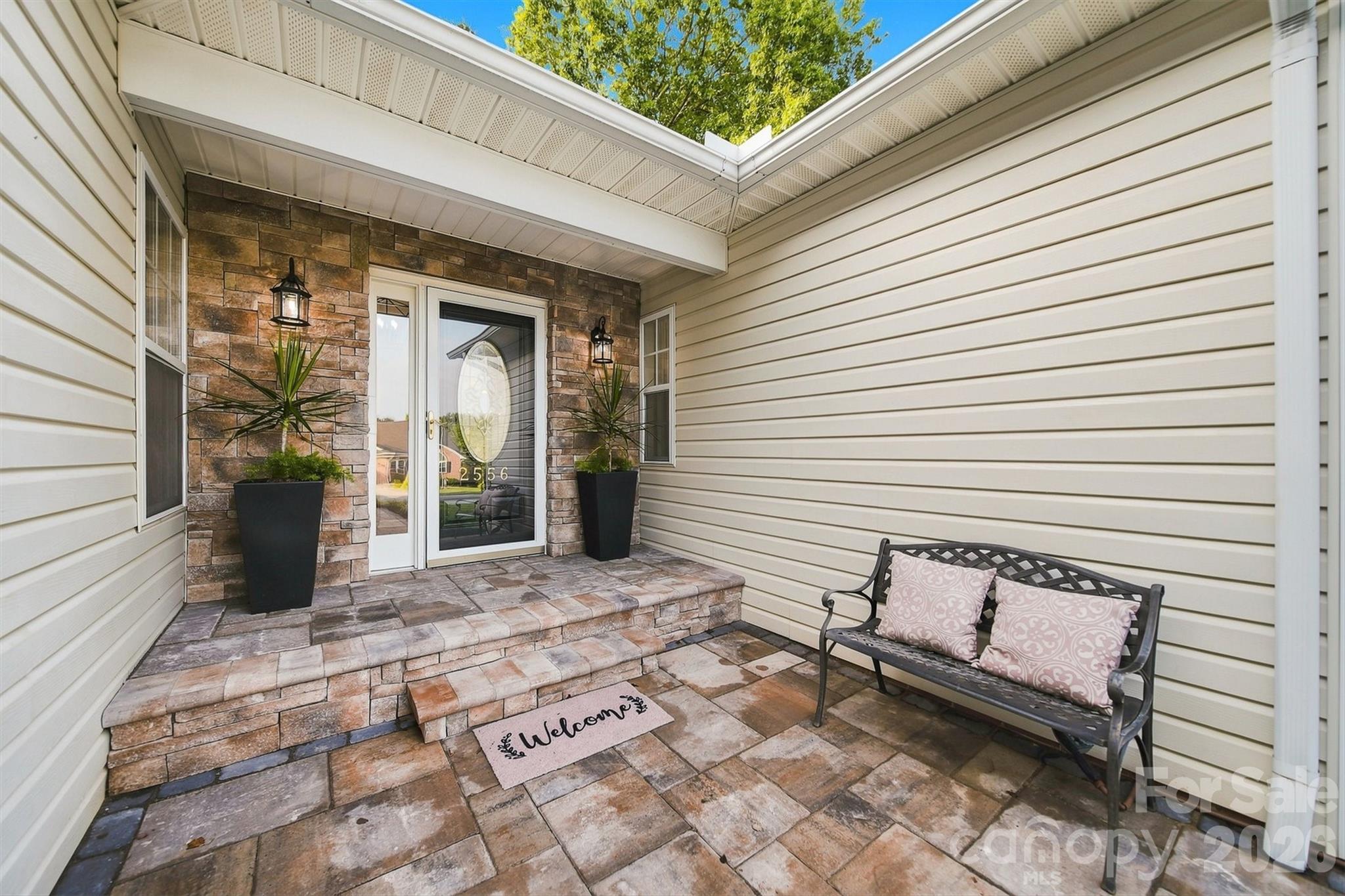 2556 23rd Street Drive NE — Hickory