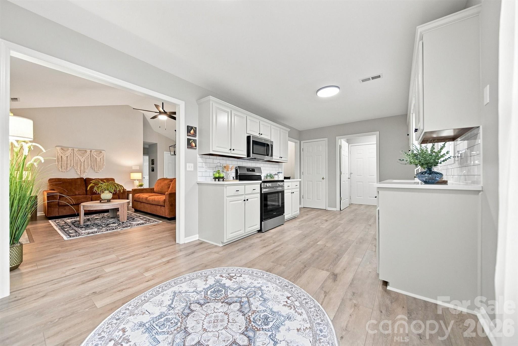2556 23rd Street Drive NE — Hickory
