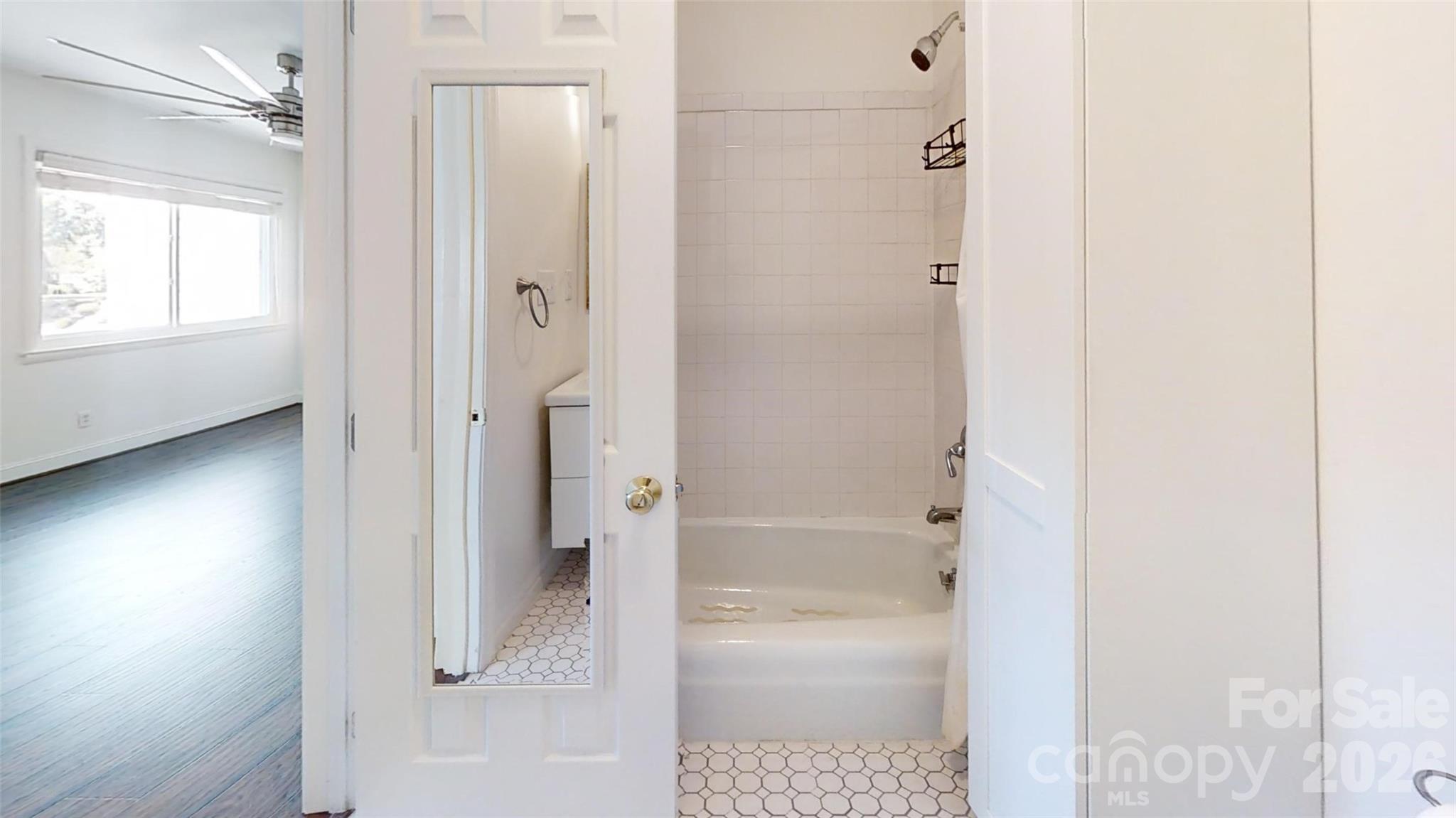 8014 Westcape Drive — Denver