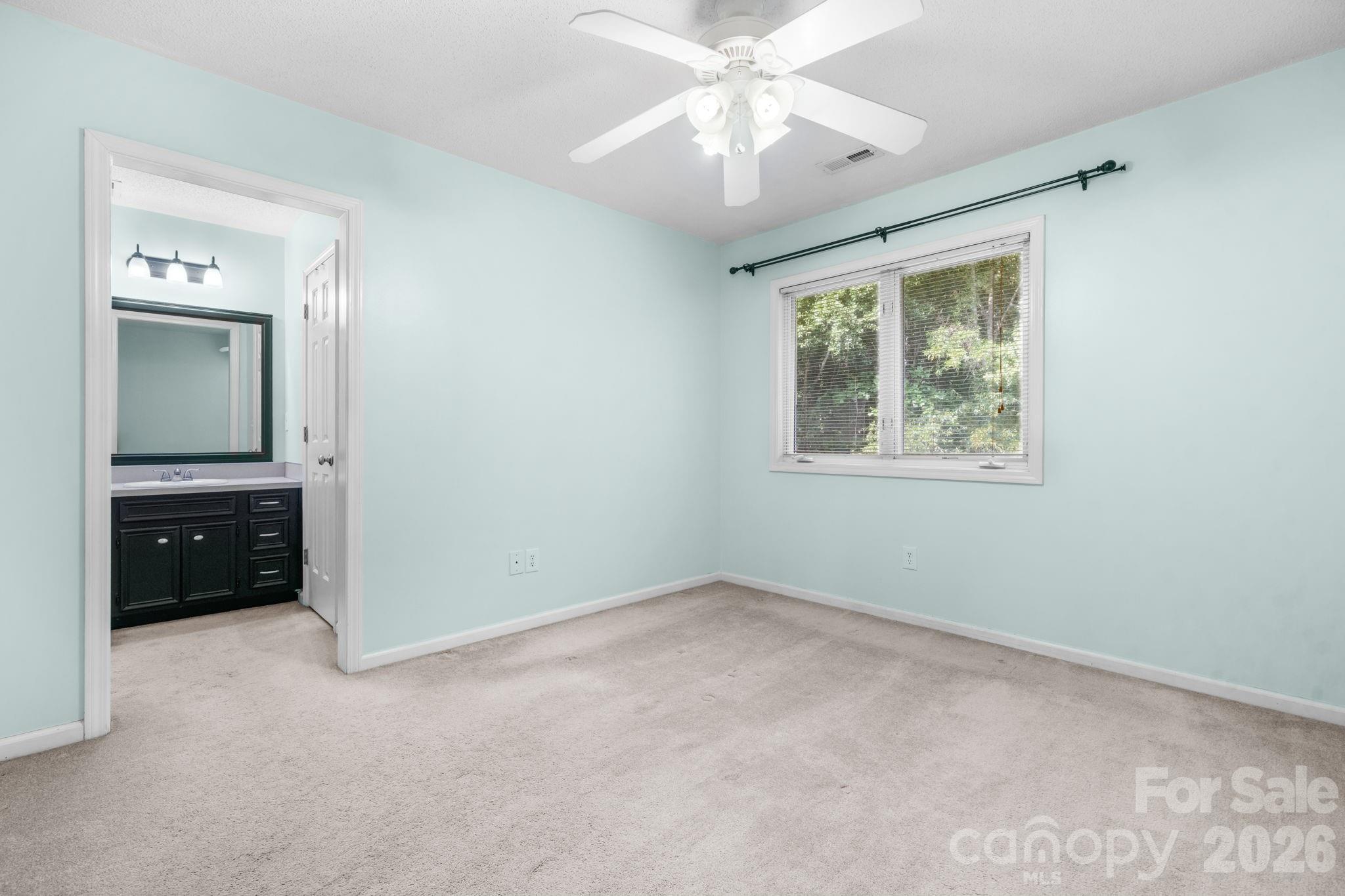 3245 White Oak Court — Claremont