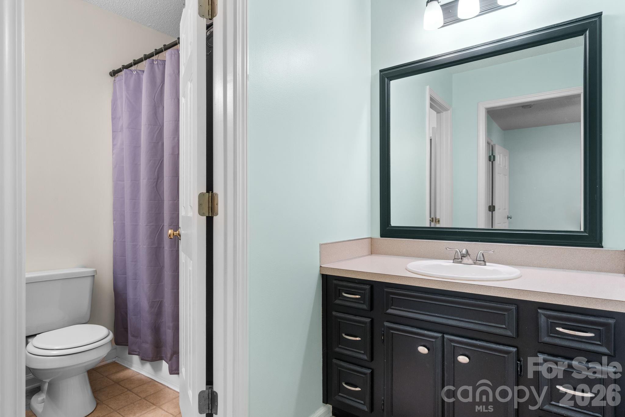 3245 White Oak Court — Claremont