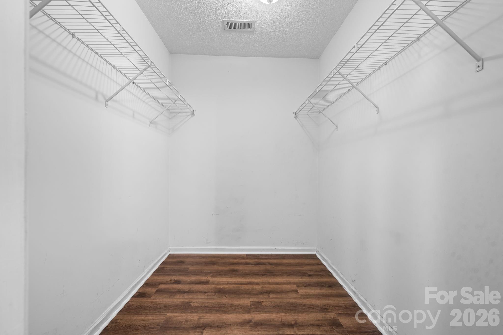3245 White Oak Court — Claremont