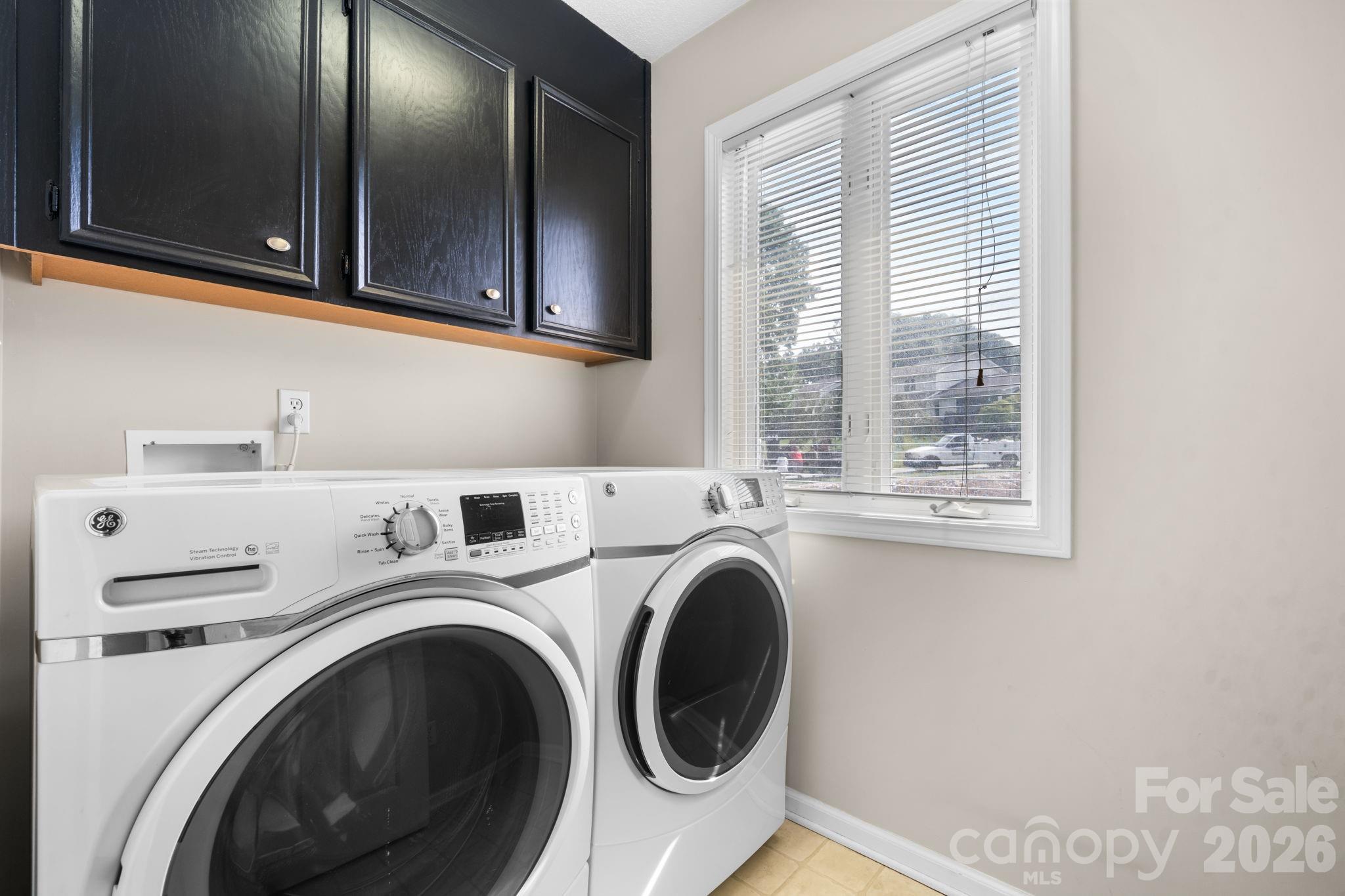 3245 White Oak Court — Claremont