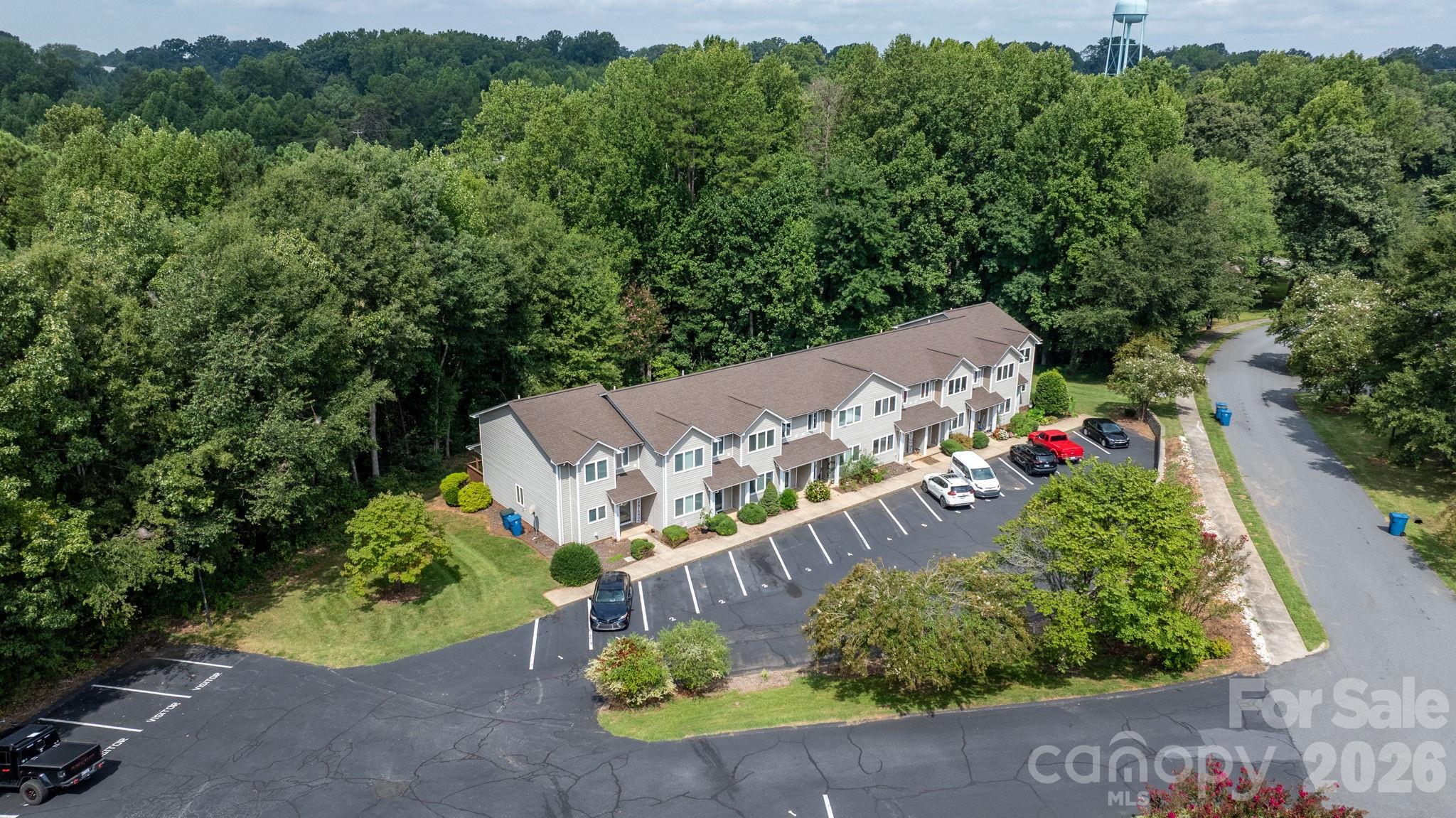 3245 White Oak Court — Claremont