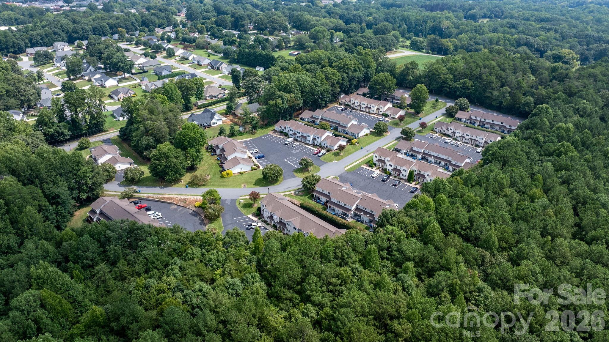 3245 White Oak Court — Claremont
