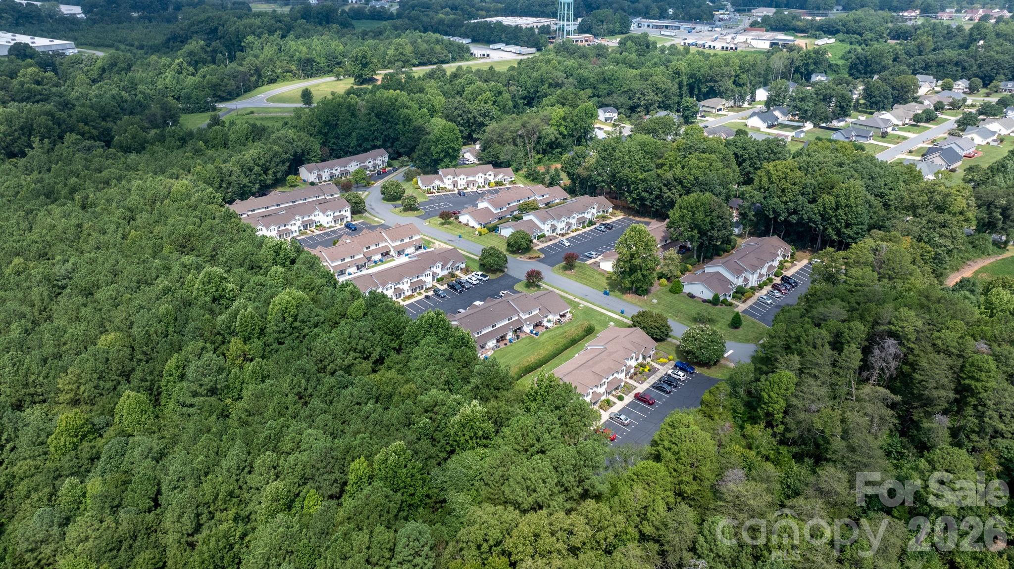3245 White Oak Court — Claremont