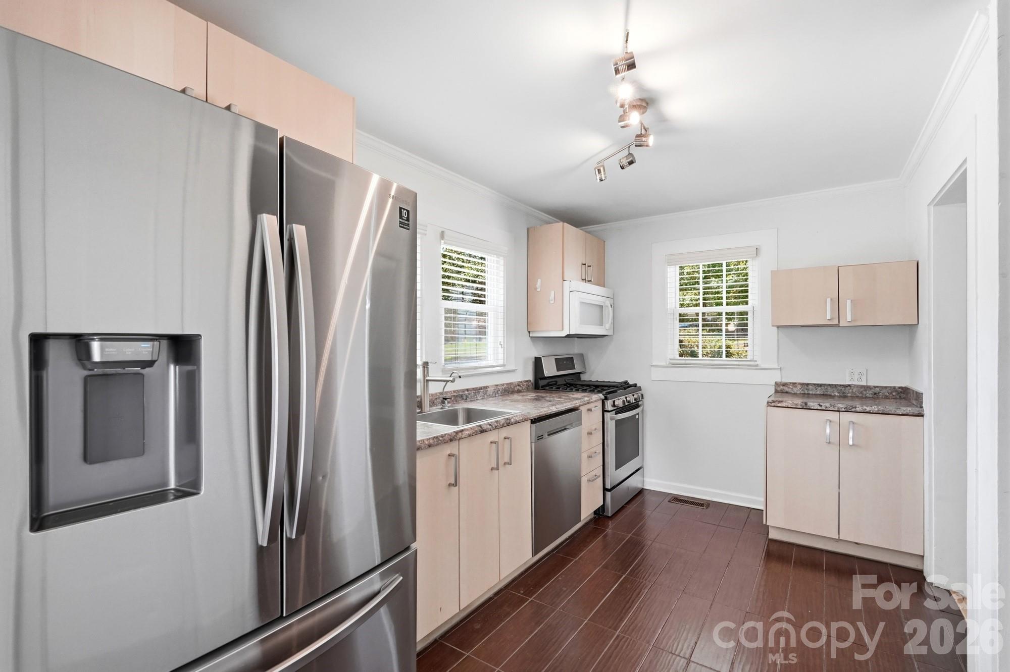 1901 Linwood Road — Gastonia