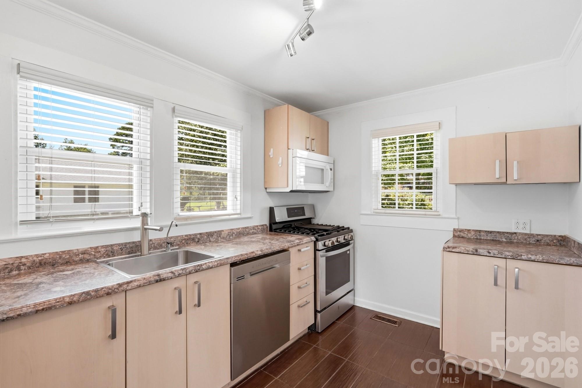 1901 Linwood Road — Gastonia