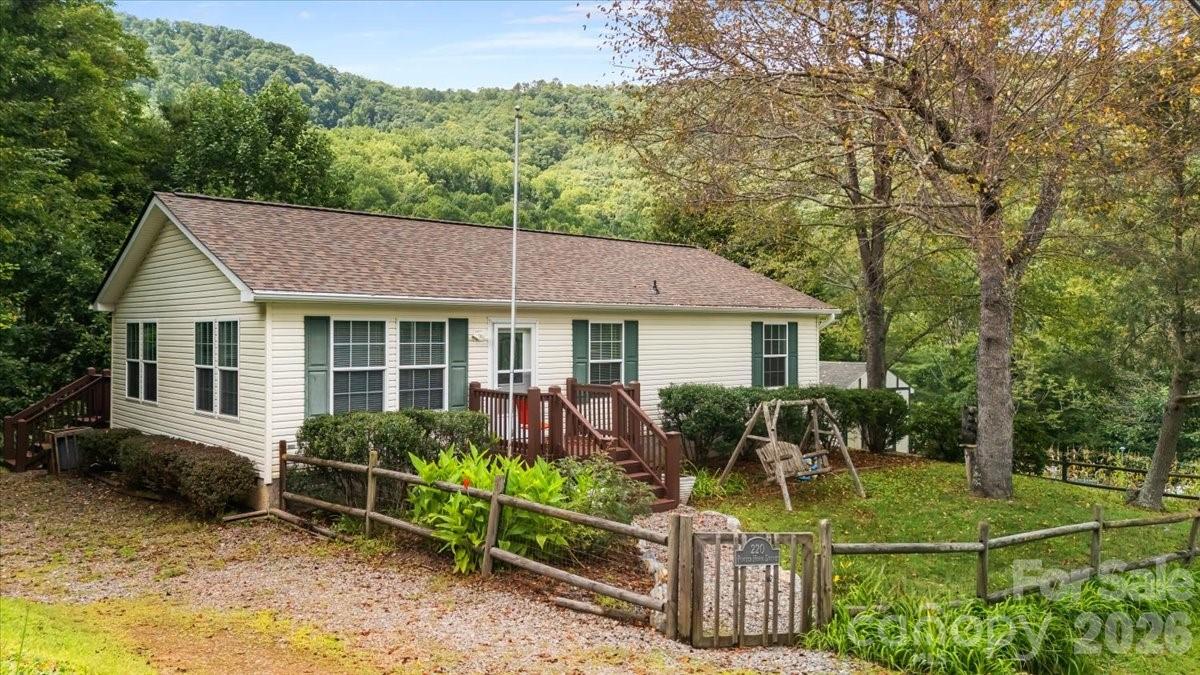 220 Powderhorn Drive — Waynesville