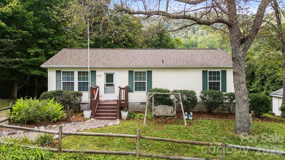 220 Powderhorn Drive — Waynesville
