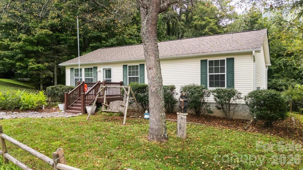 220 Powderhorn Drive — Waynesville