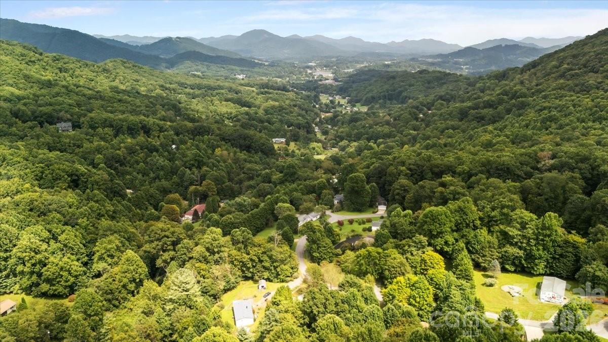 220 Powderhorn Drive — Waynesville